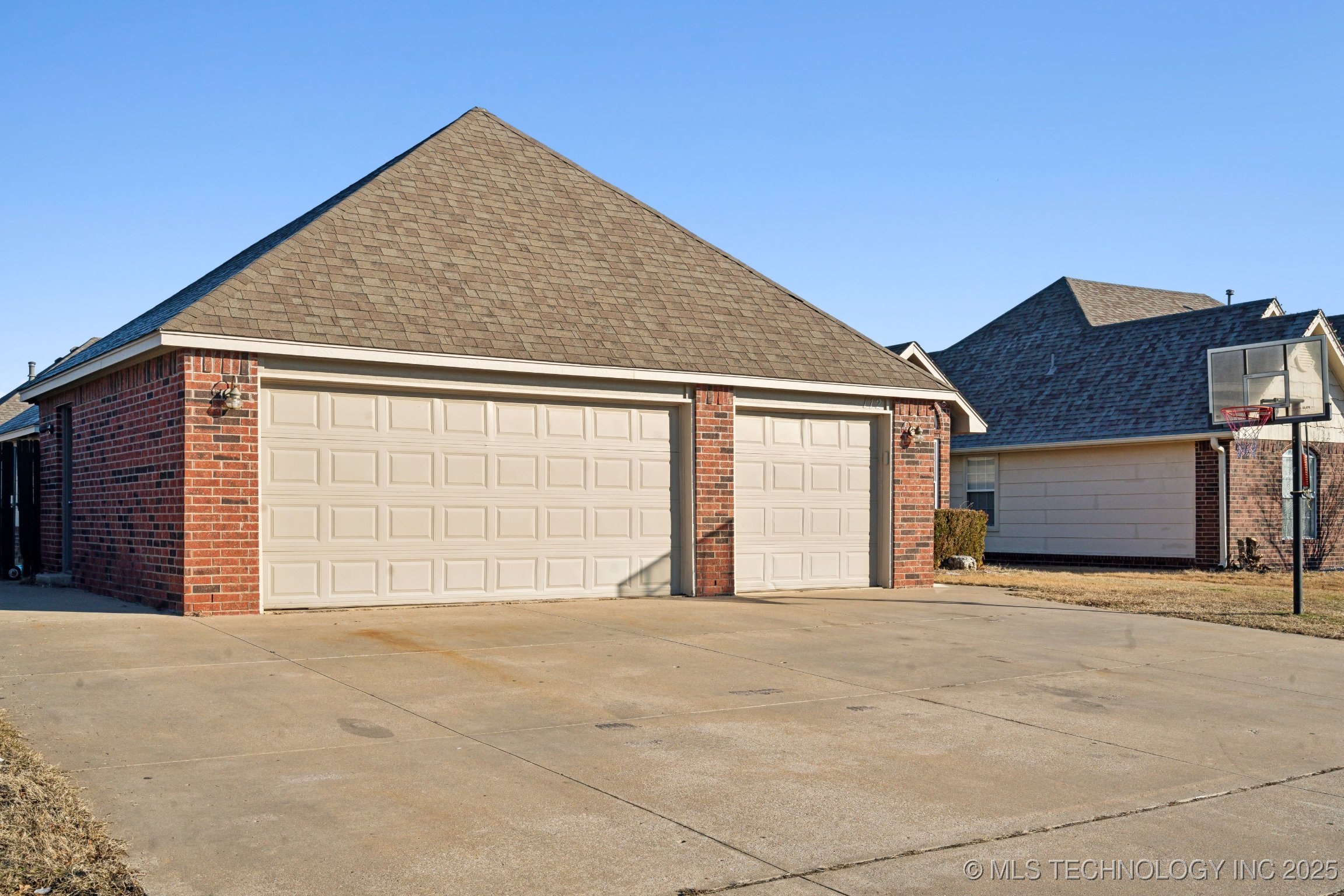 112 E Granger Place