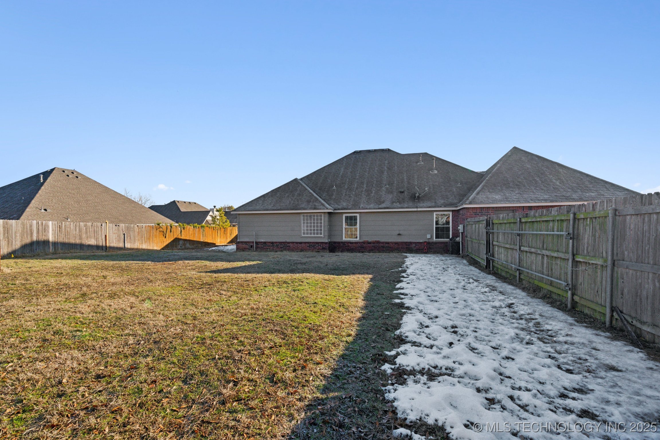 112 E Granger Place