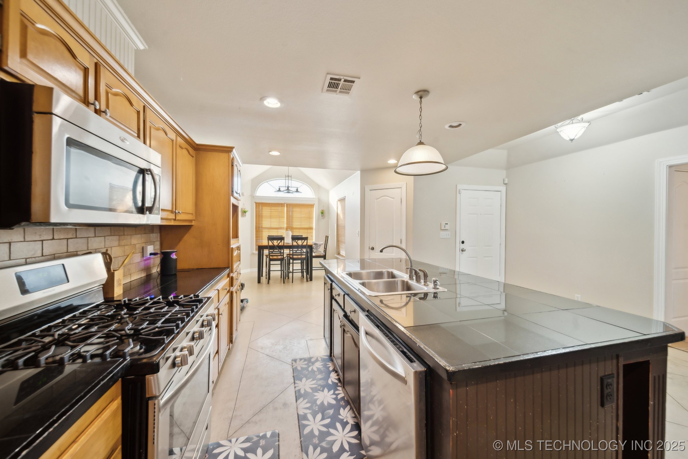 112 E Granger Place