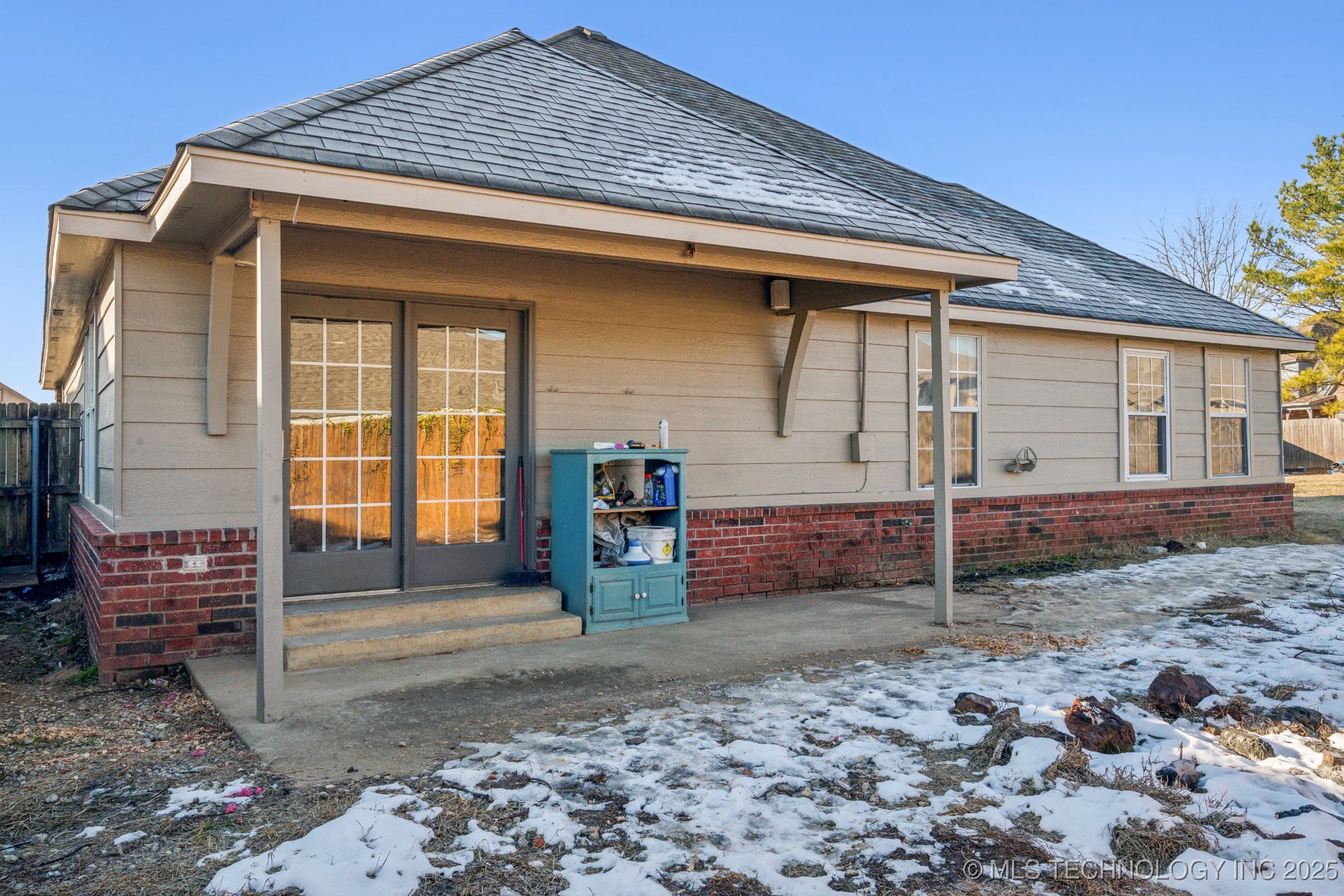 112 E Granger Place