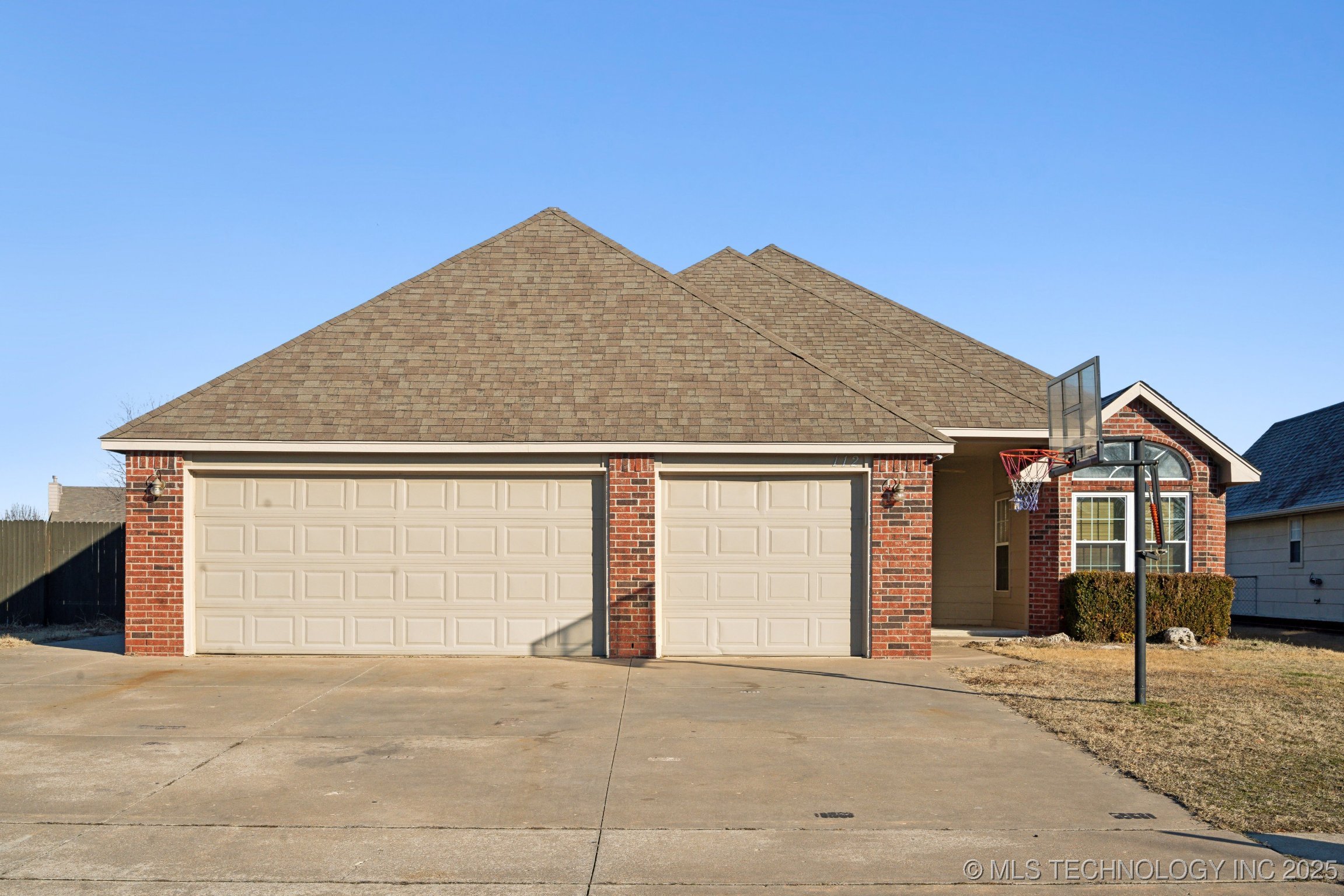 112 E Granger Place