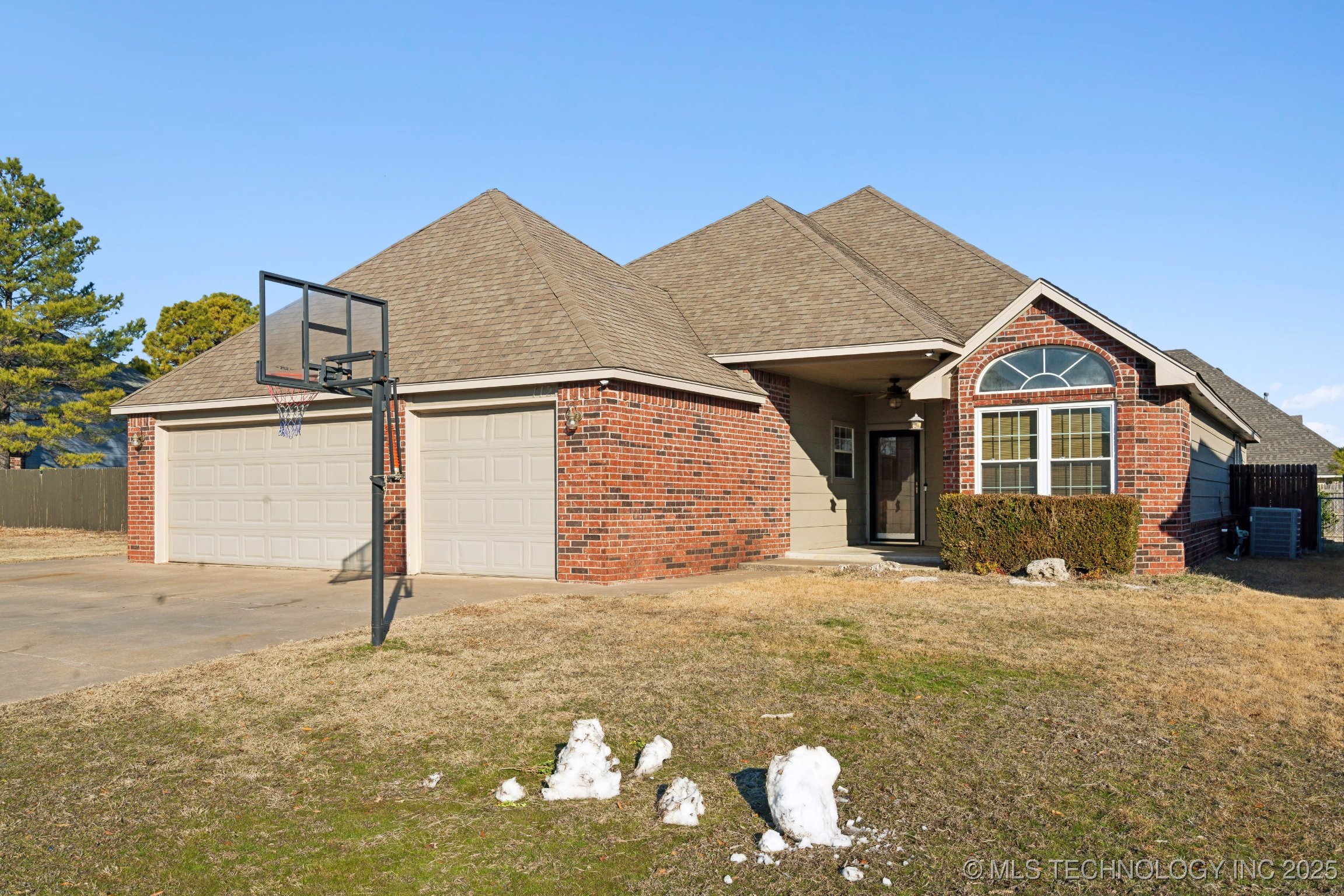 112 E Granger Place