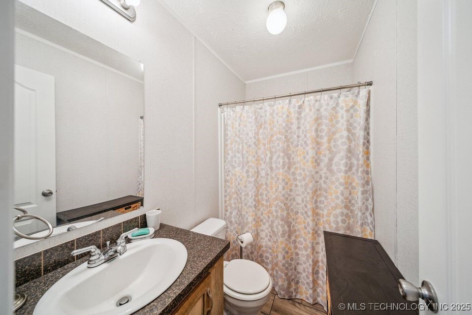 150 Private Road 121