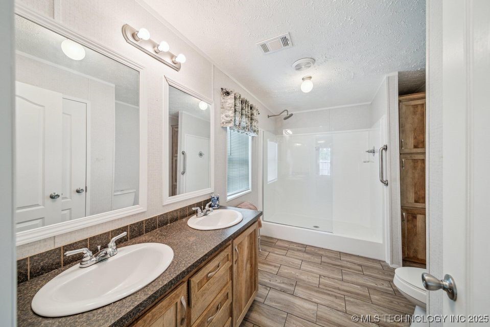 150 Private Road 121