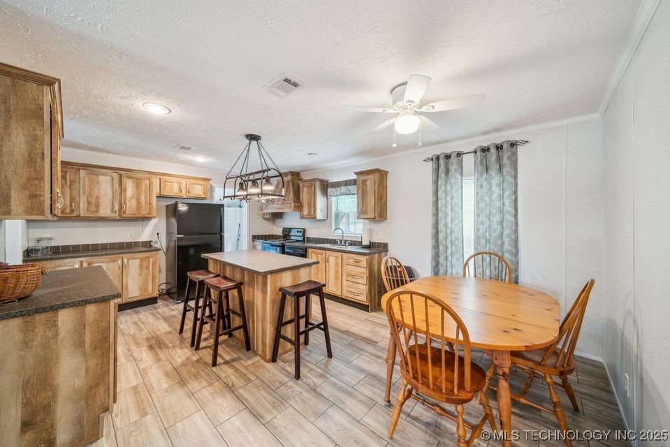150 Private Road 121