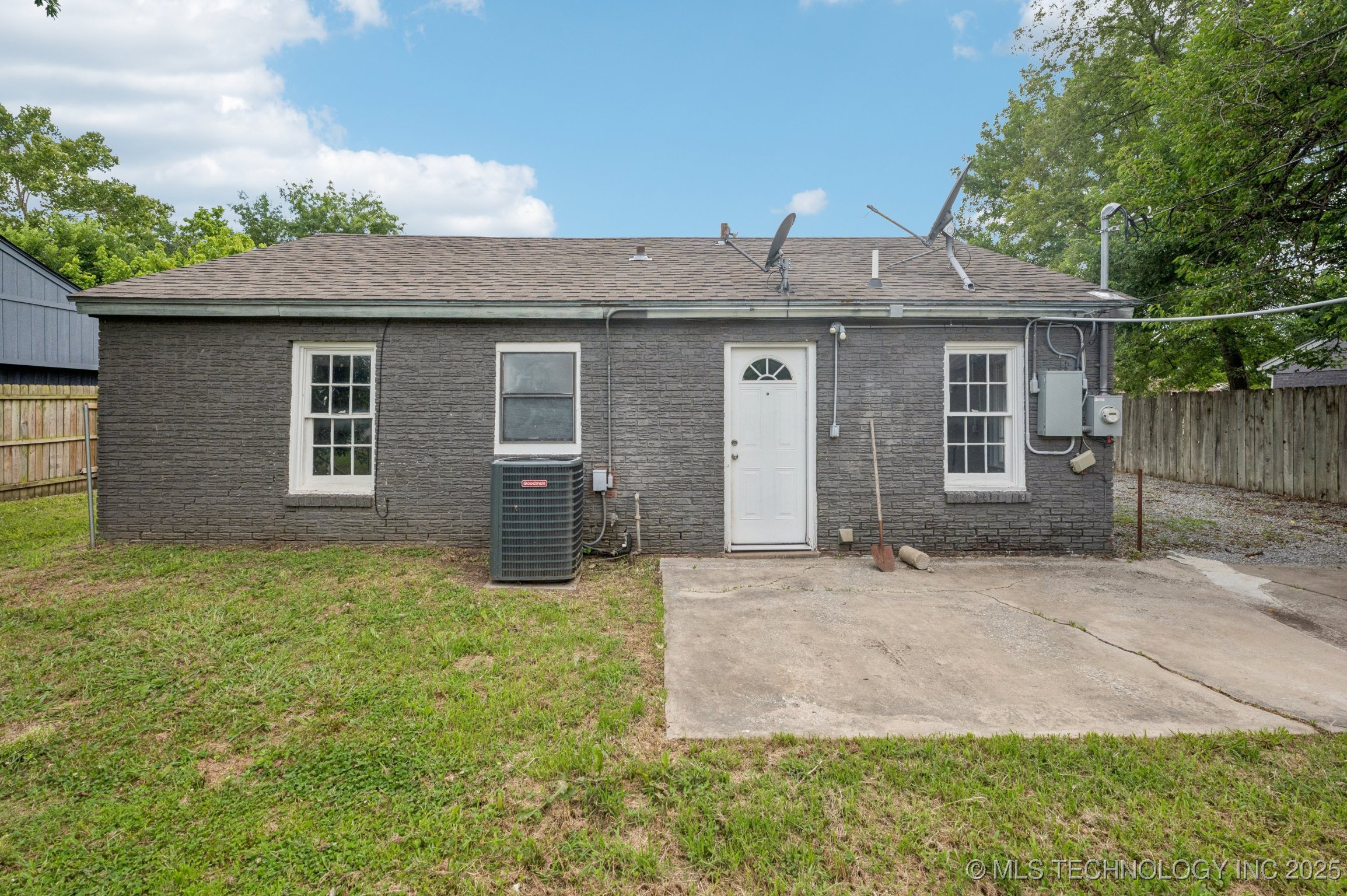 407 N Ora Street