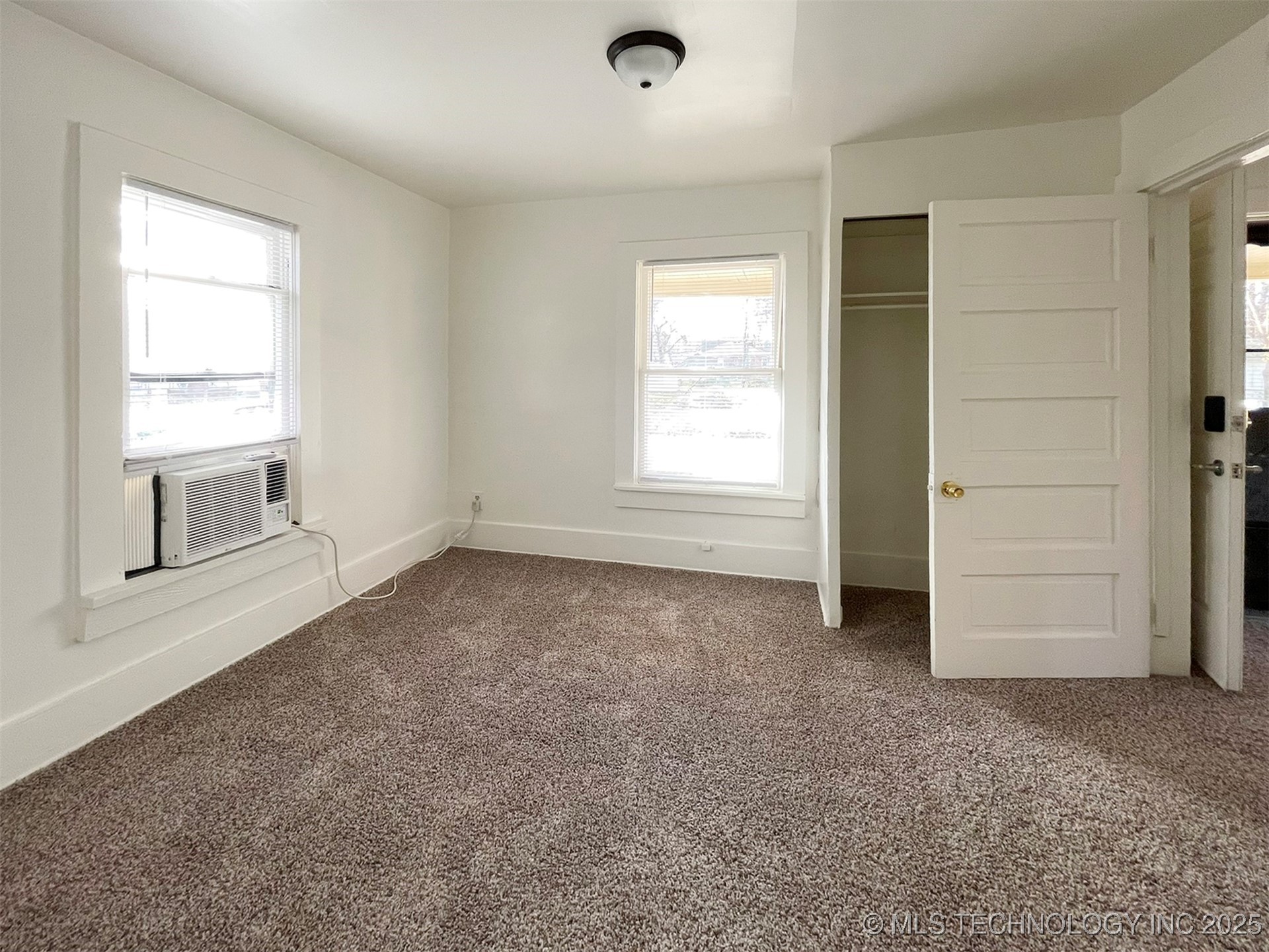 61 N Florence Avenue