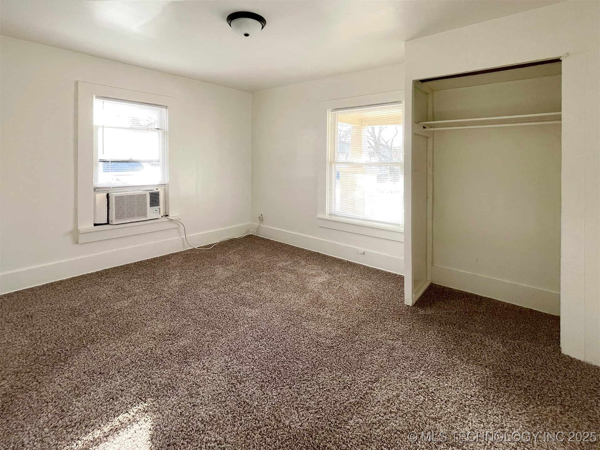 61 N Florence Avenue