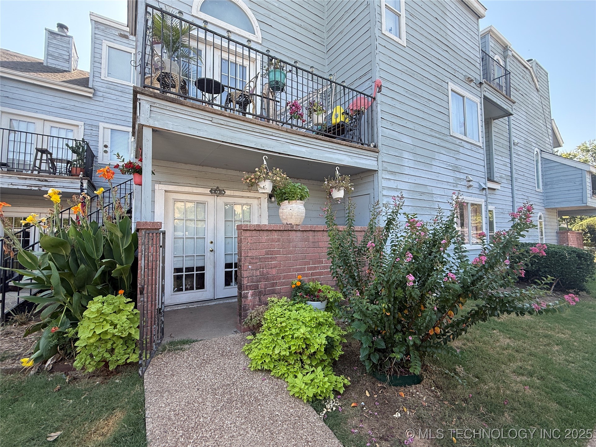 1802 E 66th Place F105
