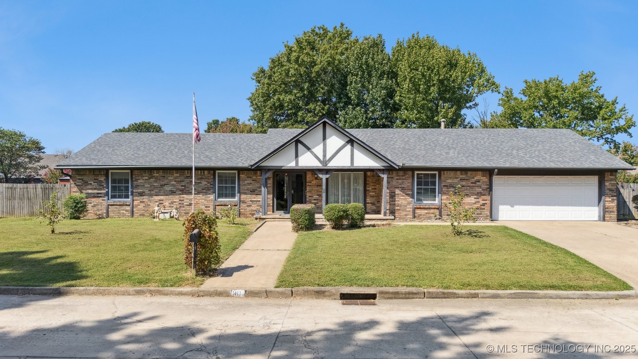 1411 N Choctaw Place