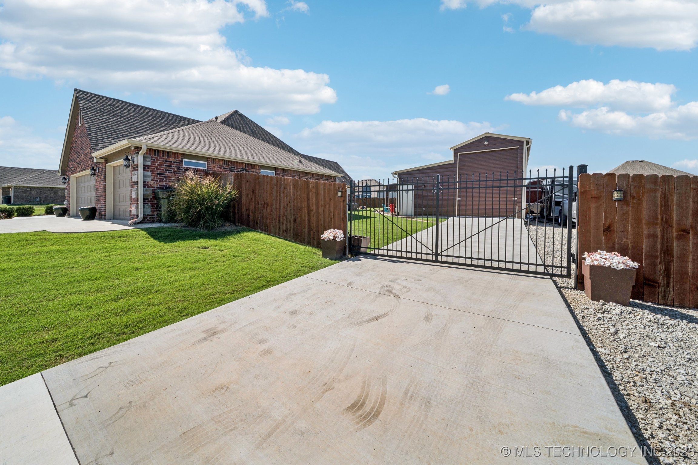 12860 N 44th Street S