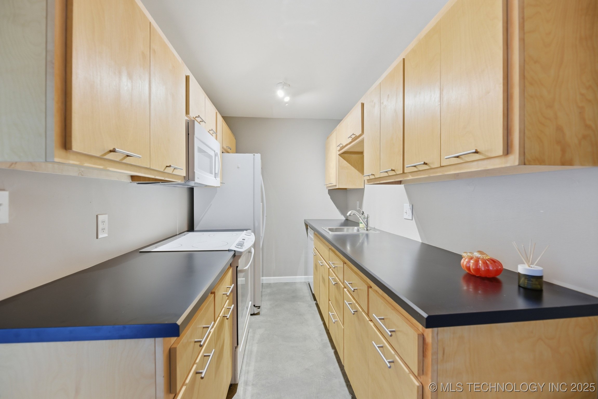 7 Woodward Boulevard E 218