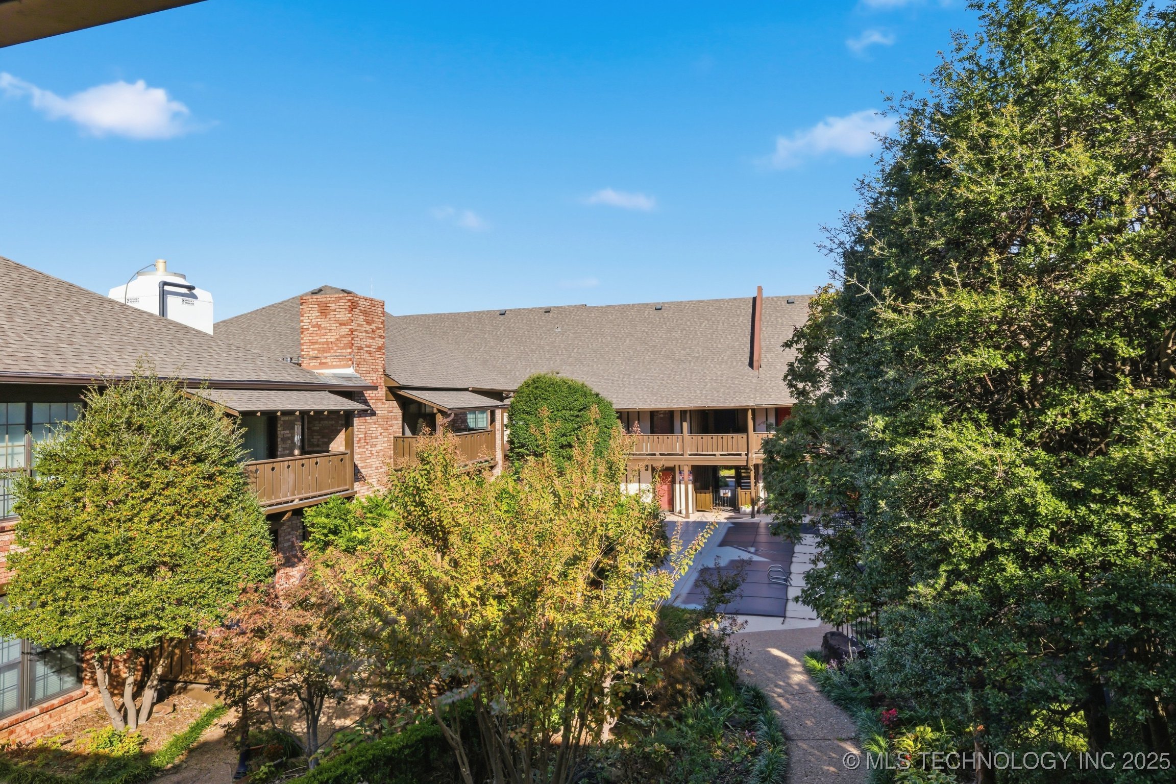 7 Woodward Boulevard E 218