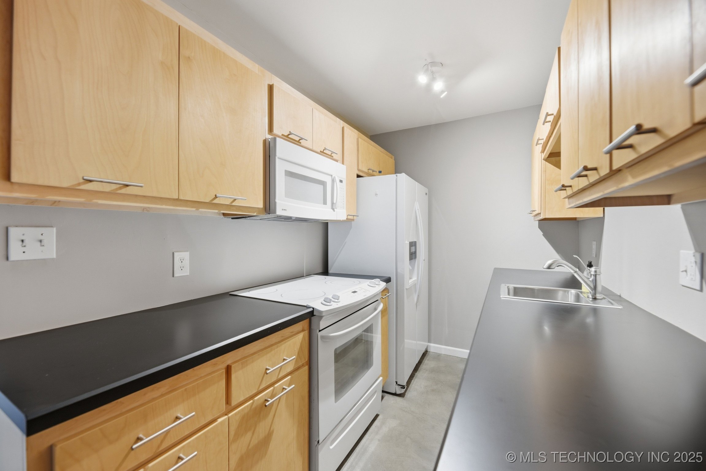 7 Woodward Boulevard E 218