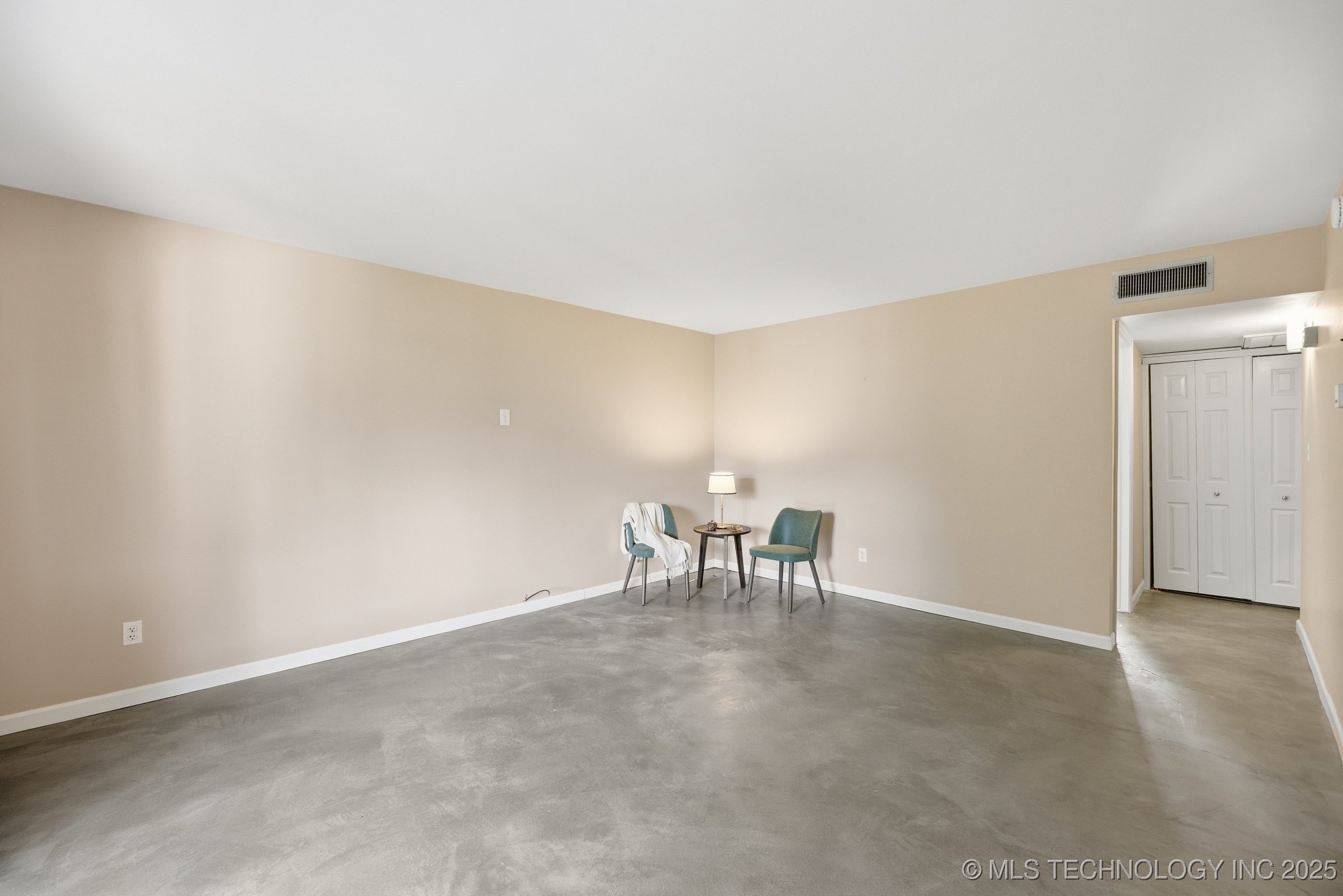 7 Woodward Boulevard E 218