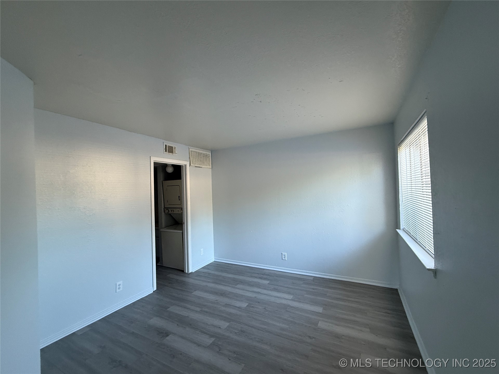 6639 S Victor Avenue G101