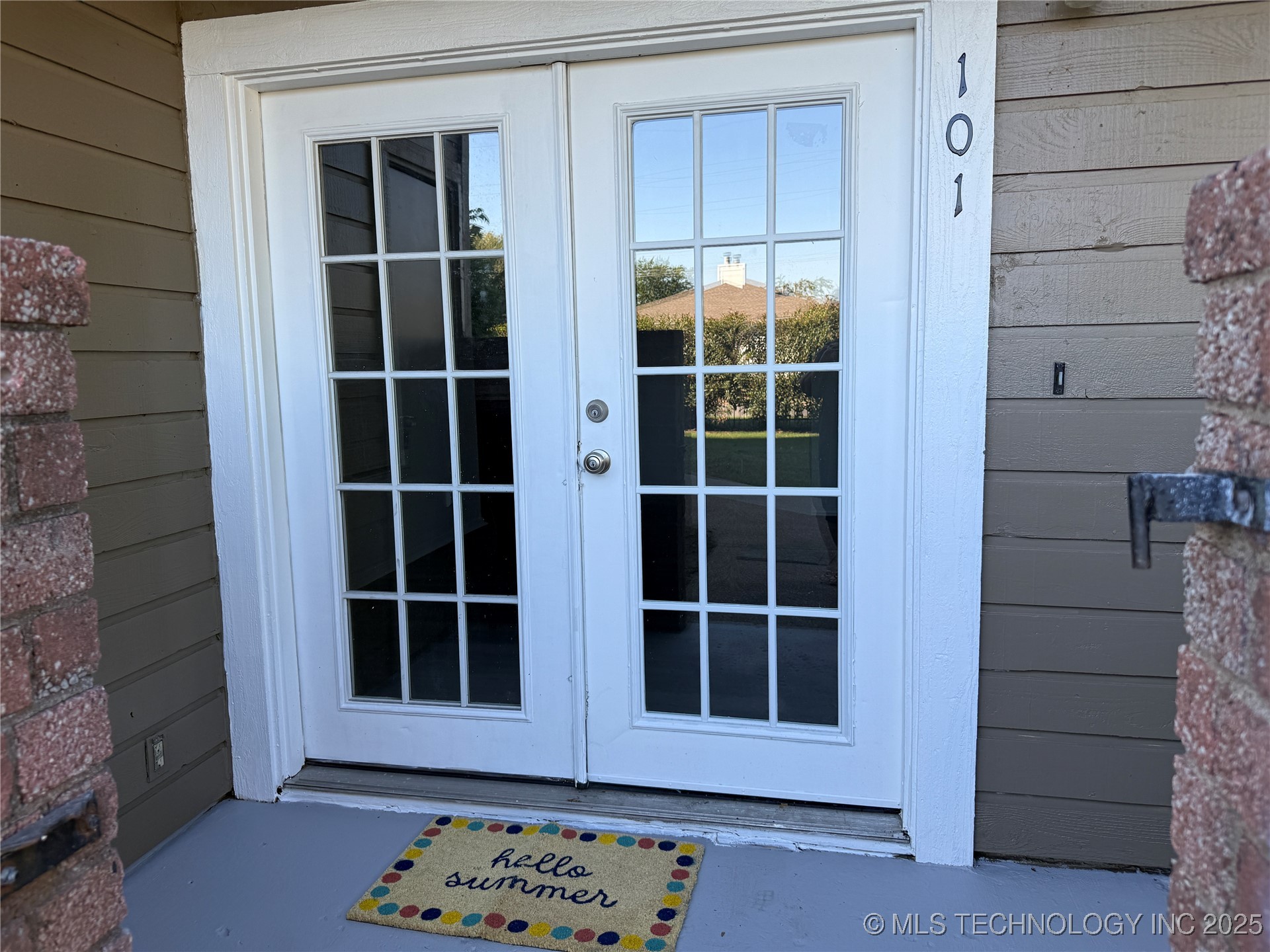 6639 S Victor Avenue G101