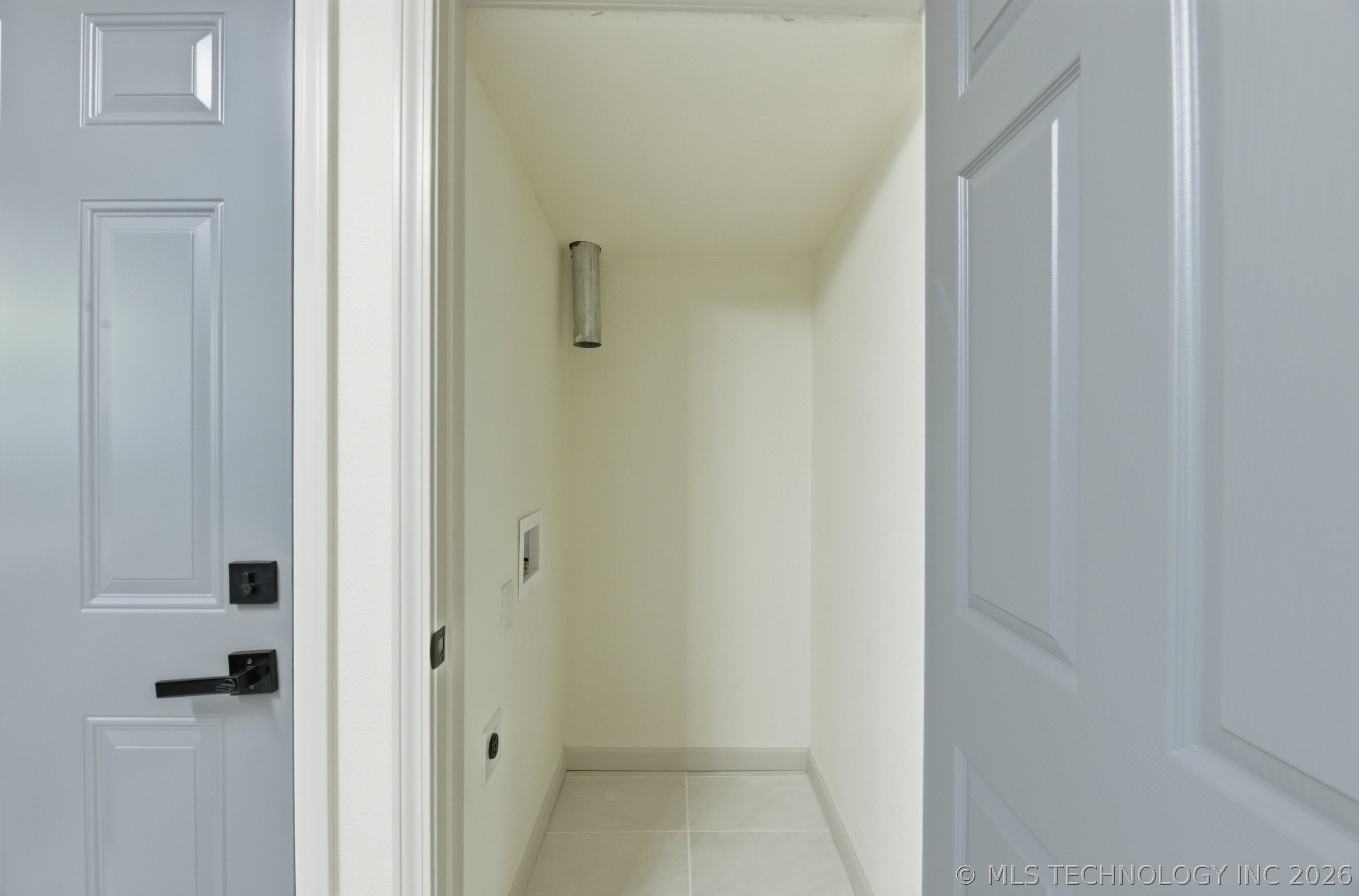 1220 S Delaware Place