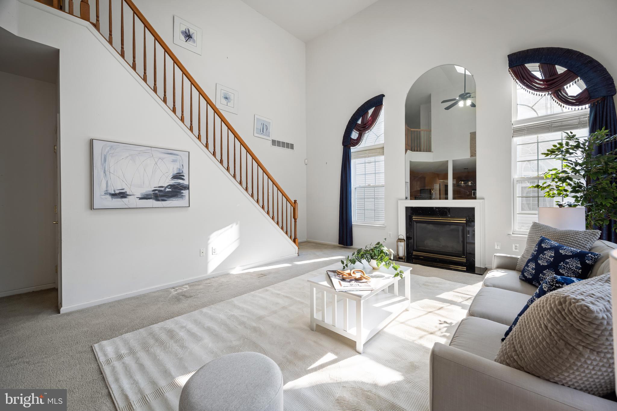 63 Hillside la
