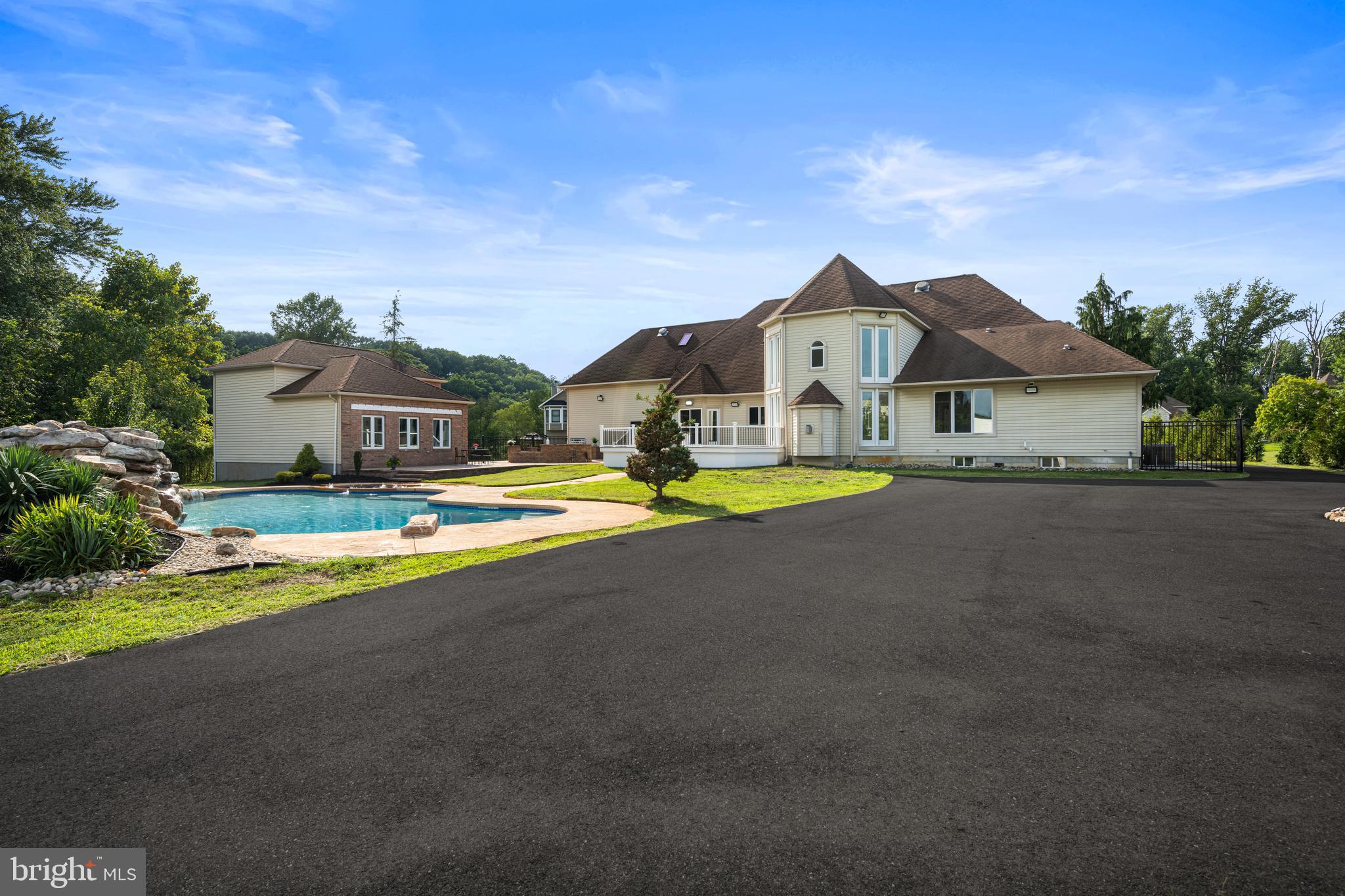 120 Fox Chase Ct