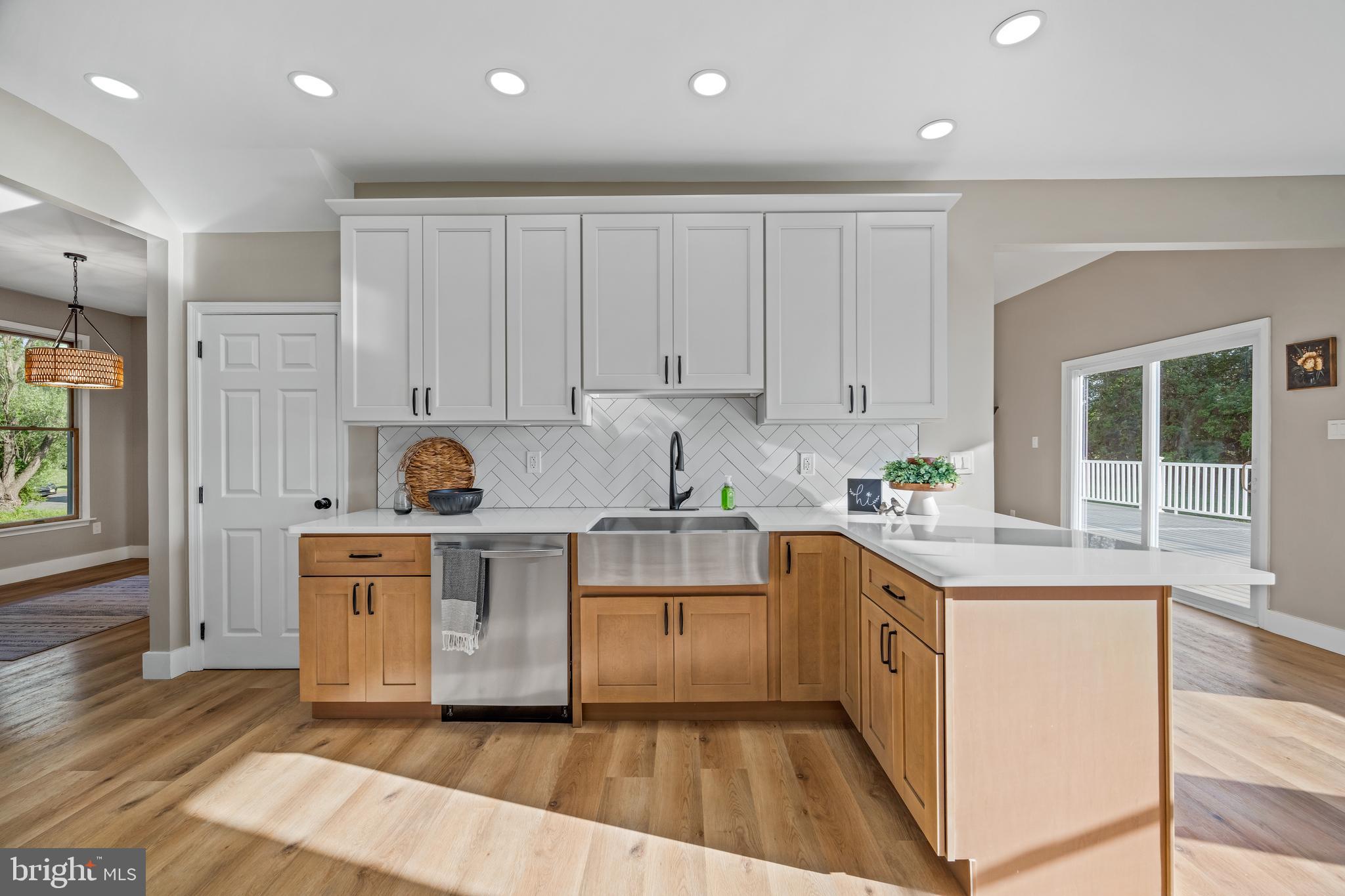 123 W Tomlin Station Rd
