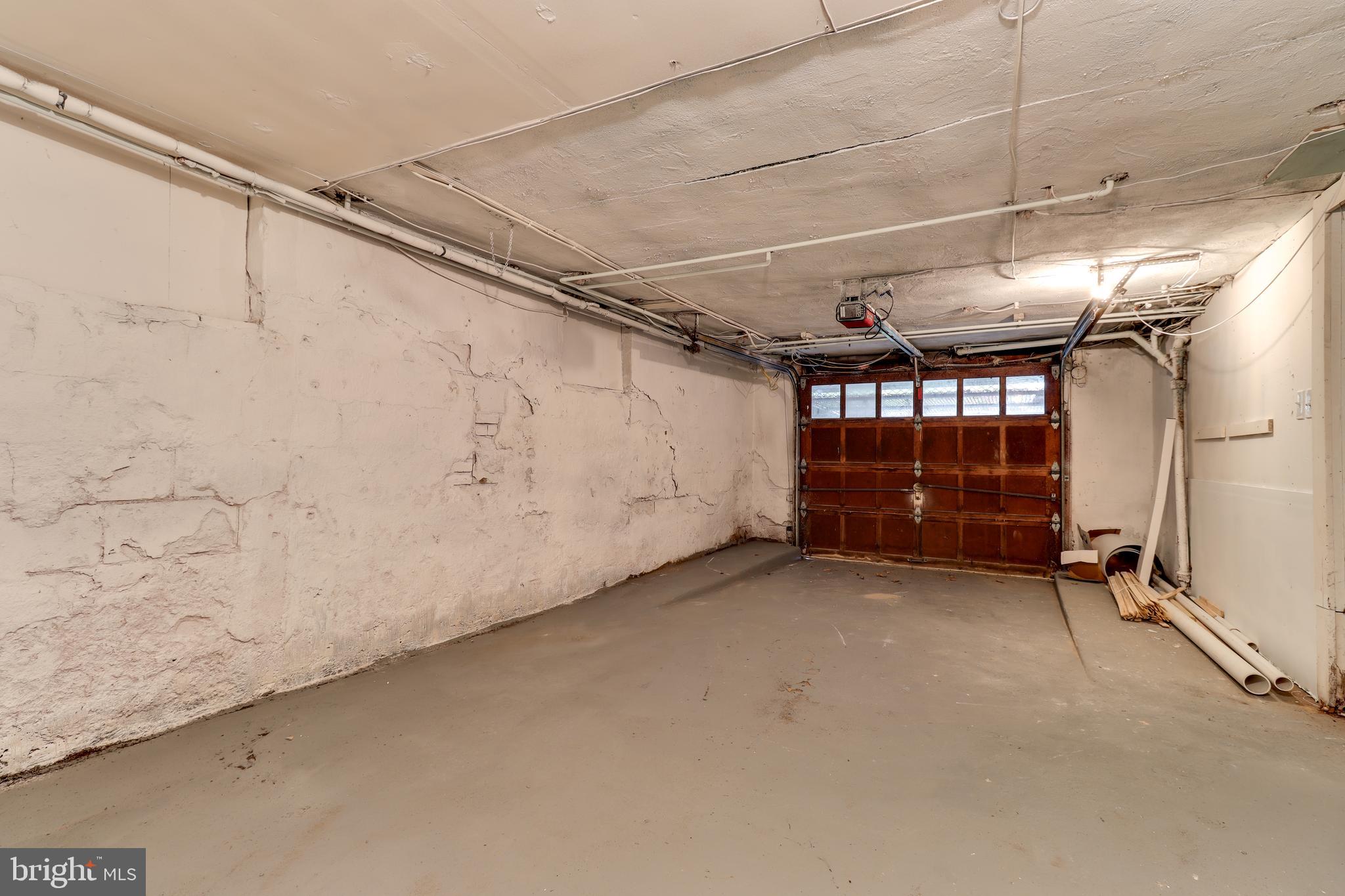 907 Stuyvesant Ave