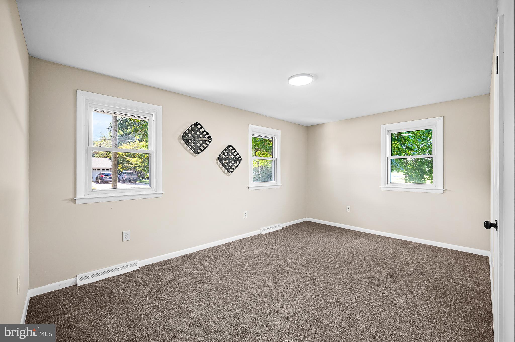 62 Fort Mott Rd