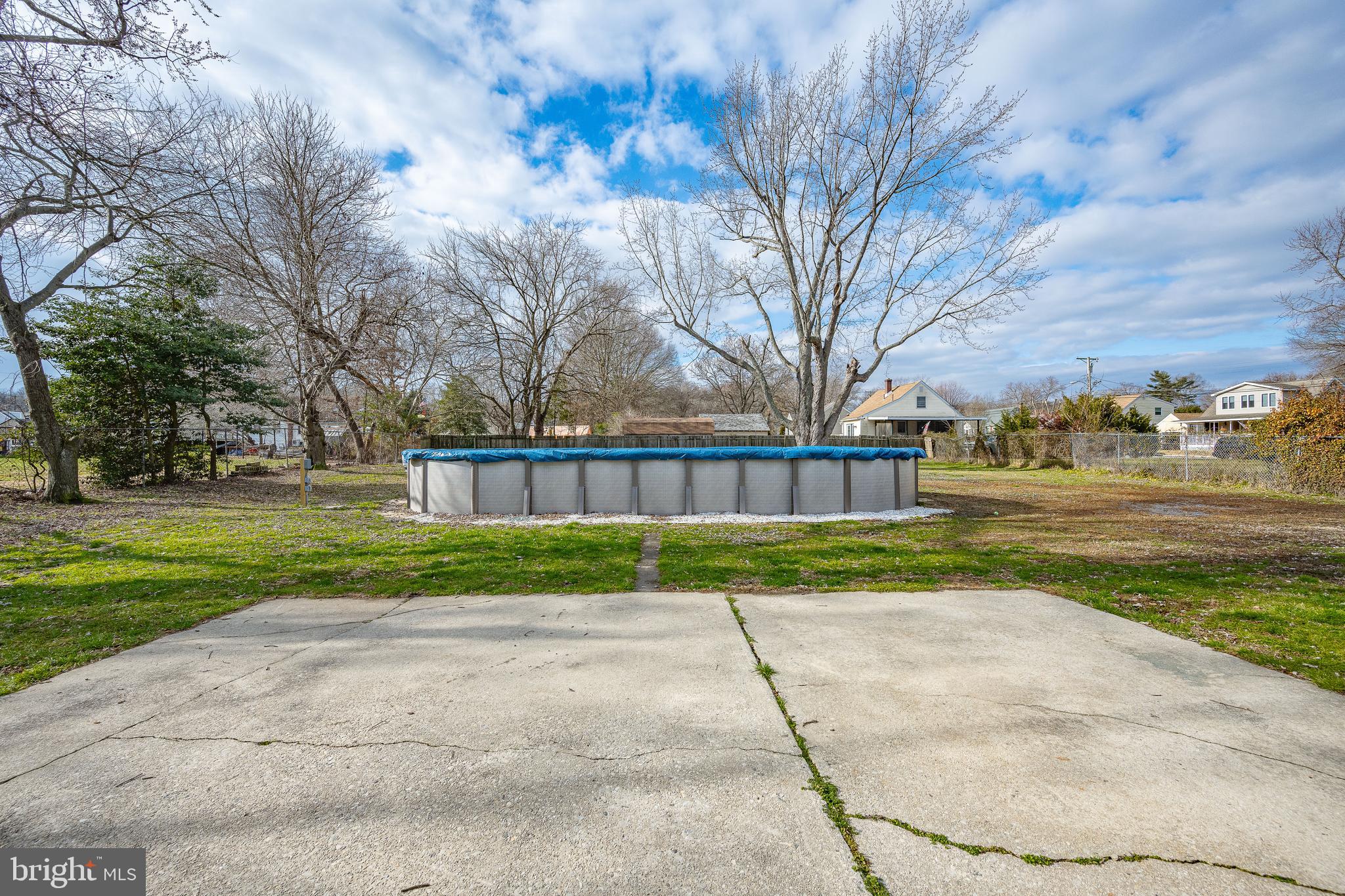 325 N Hook Rd