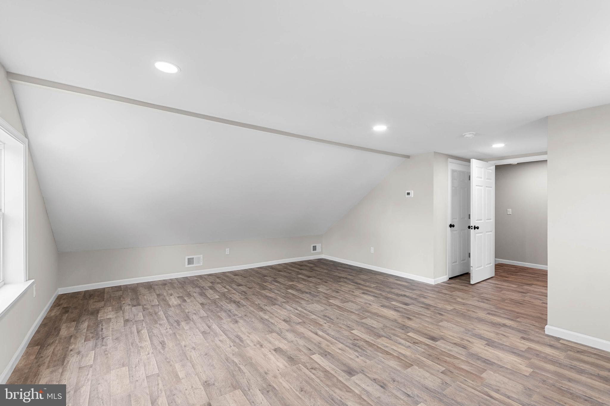 325 N Hook Rd