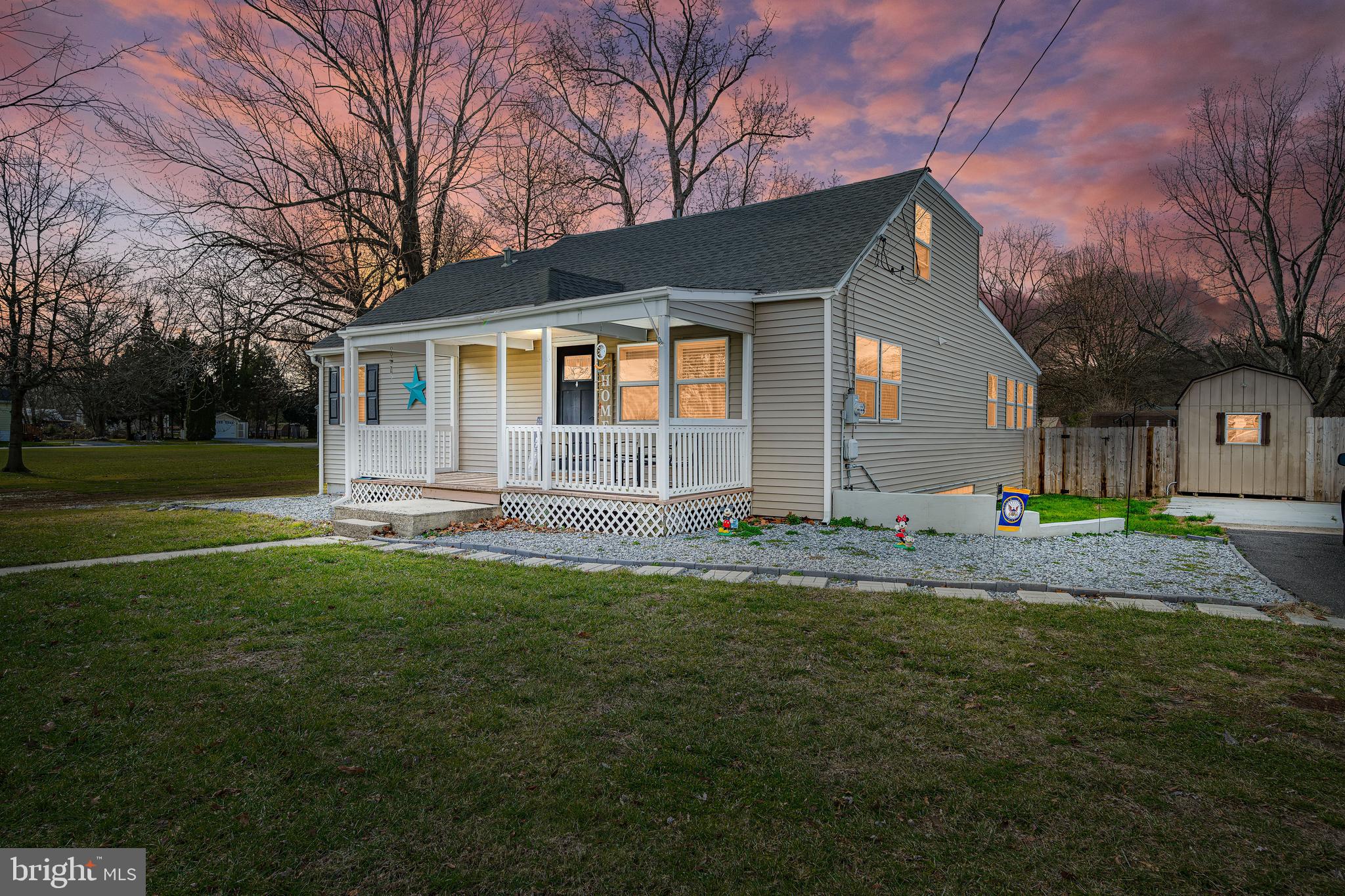 325 N Hook Rd