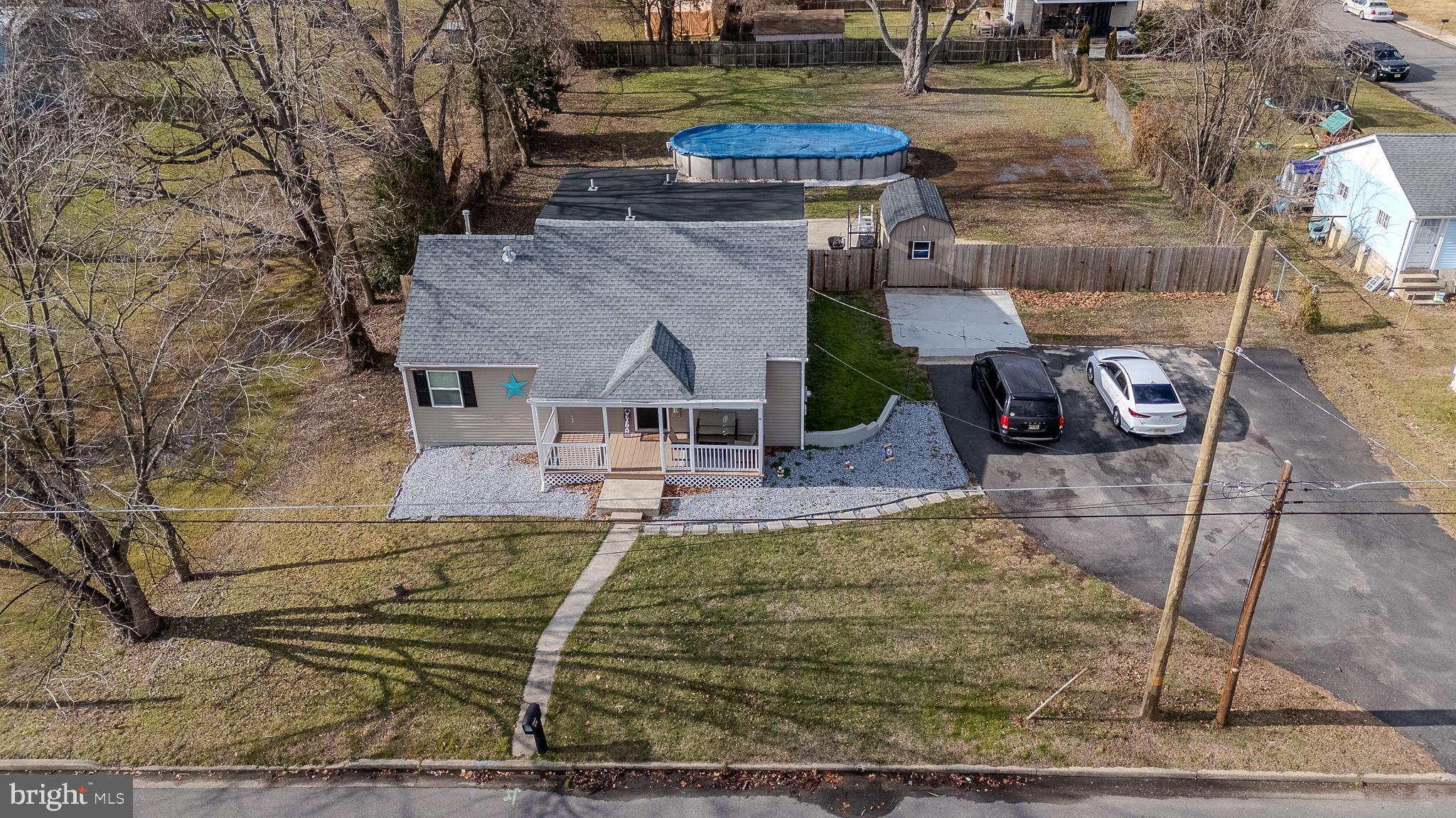 325 N Hook Rd
