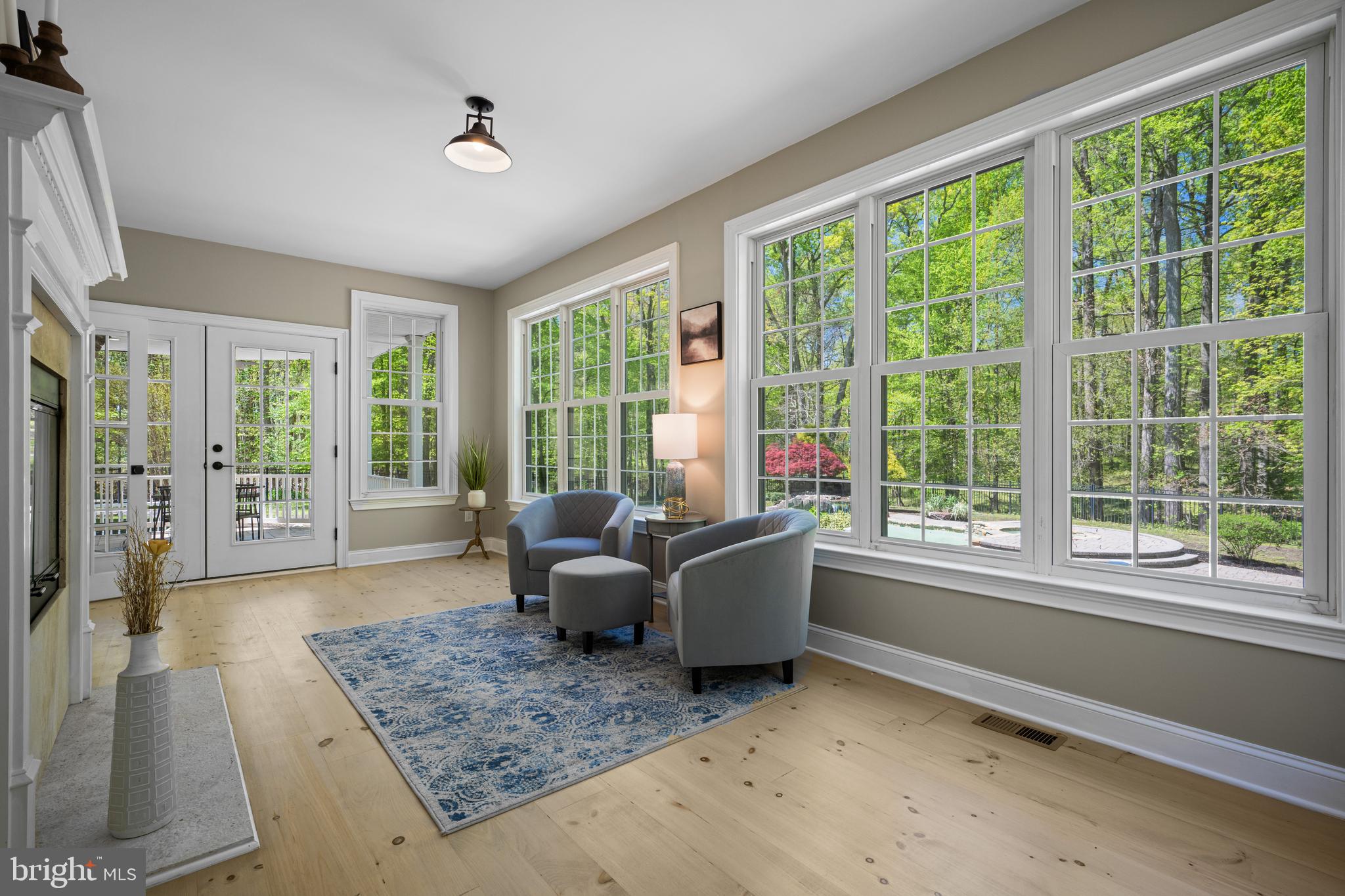 52 Waterview Dr