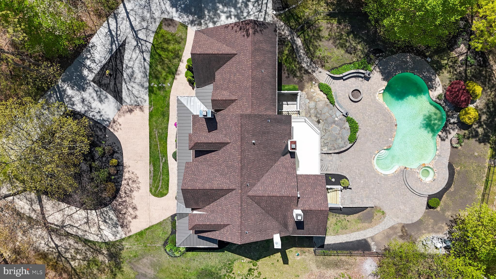 52 Waterview Dr
