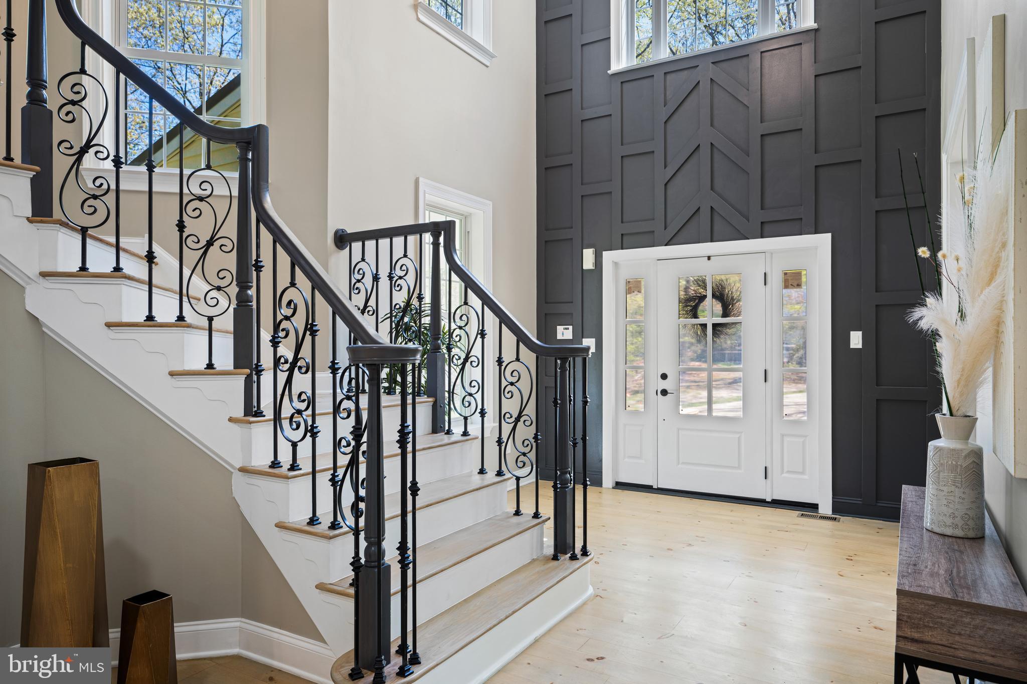 52 Waterview Dr