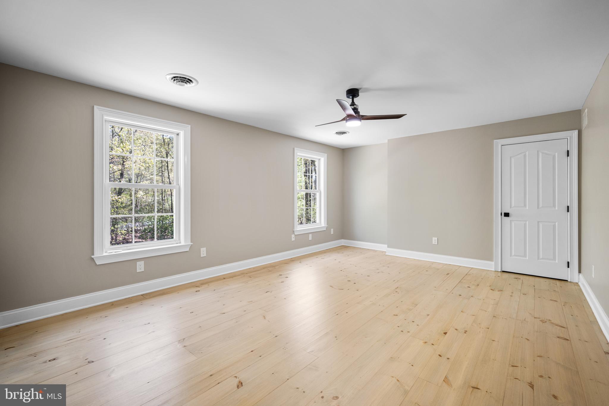 52 Waterview Dr