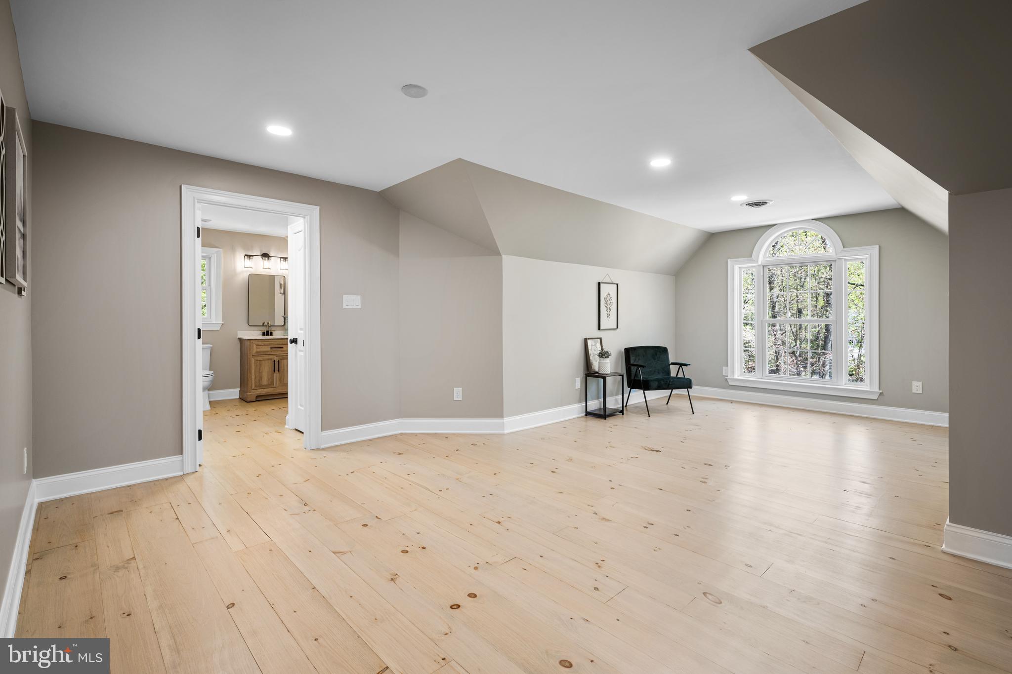 52 Waterview Dr