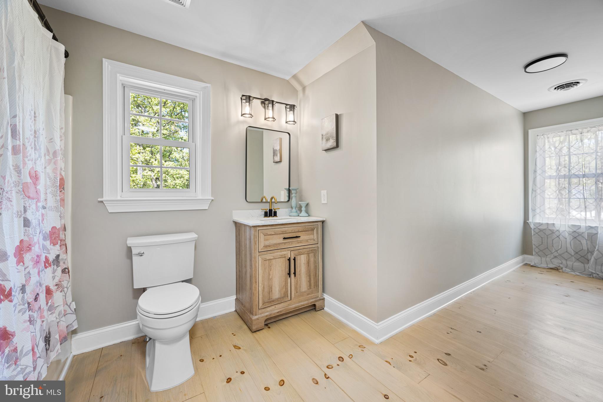 52 Waterview Dr