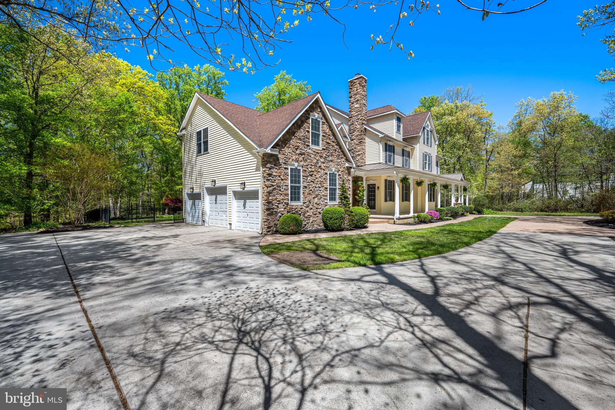 52 Waterview Dr