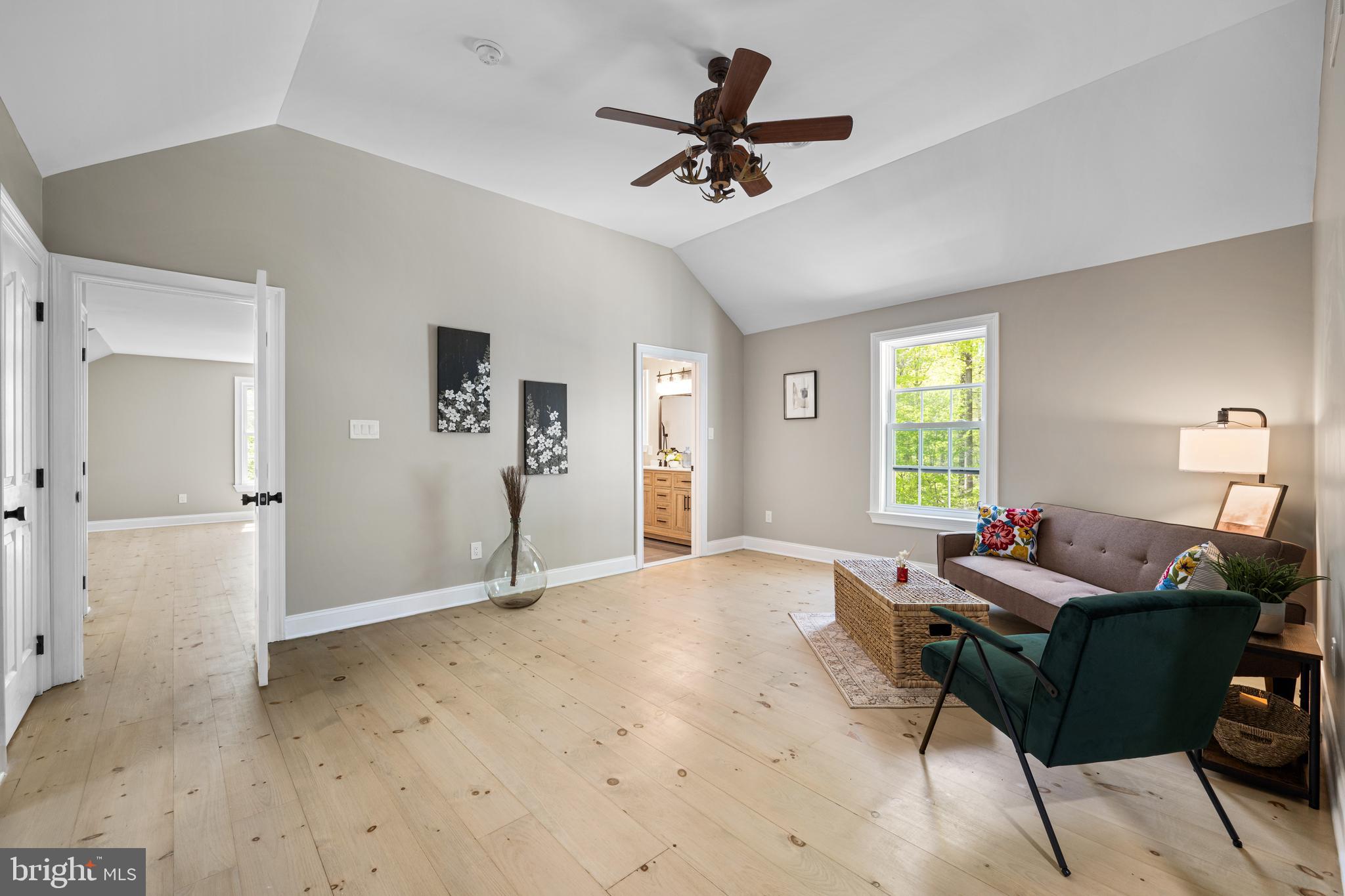 52 Waterview Dr