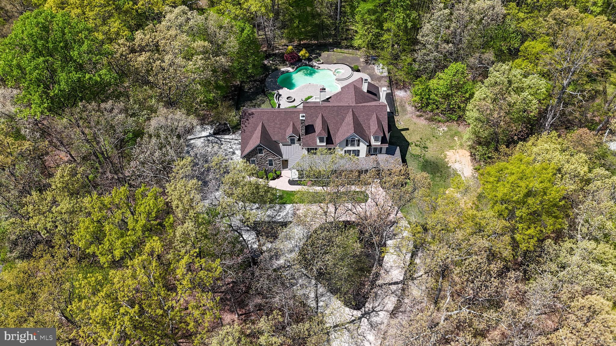 52 Waterview Dr