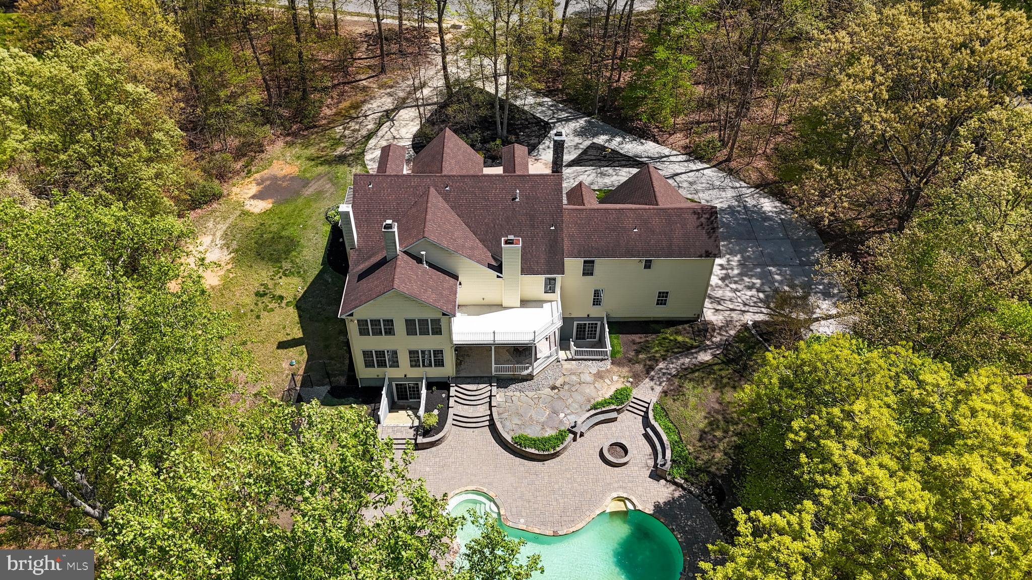 52 Waterview Dr