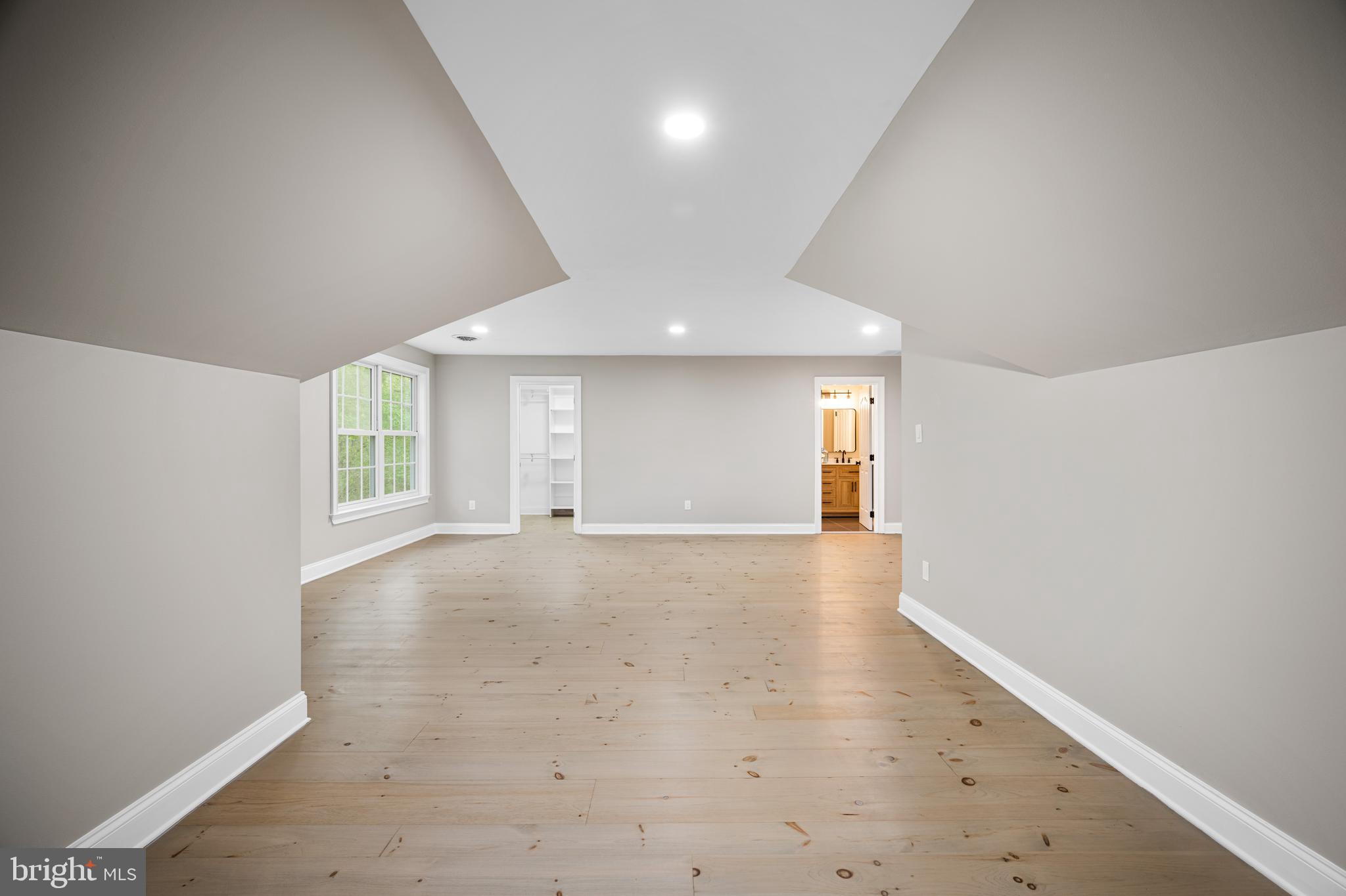 52 Waterview Dr