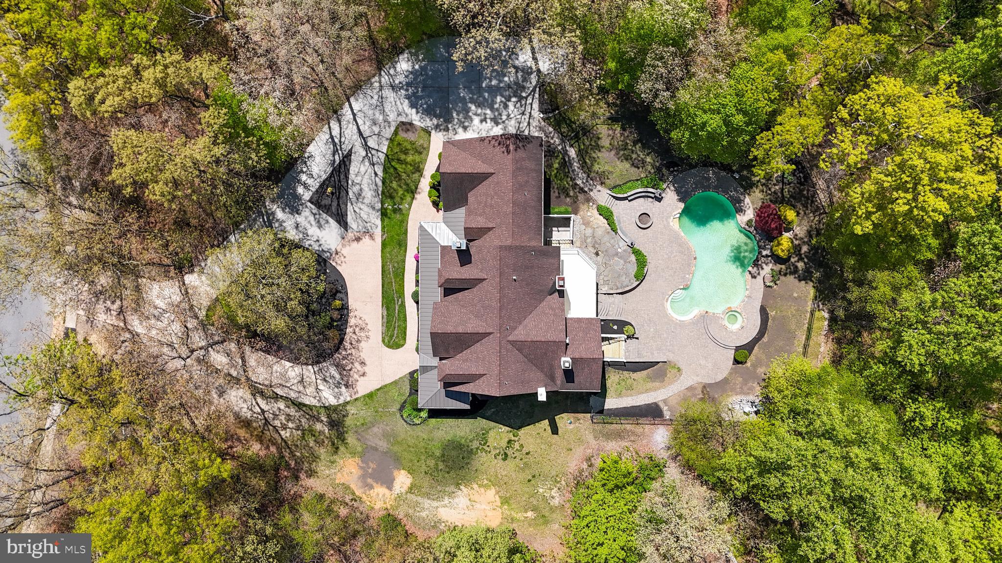 52 Waterview Dr