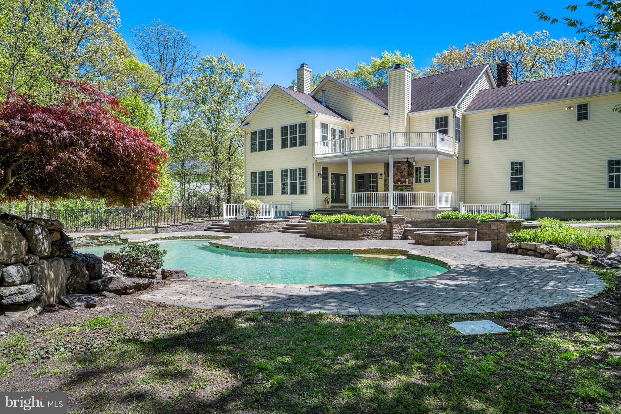 52 Waterview Dr