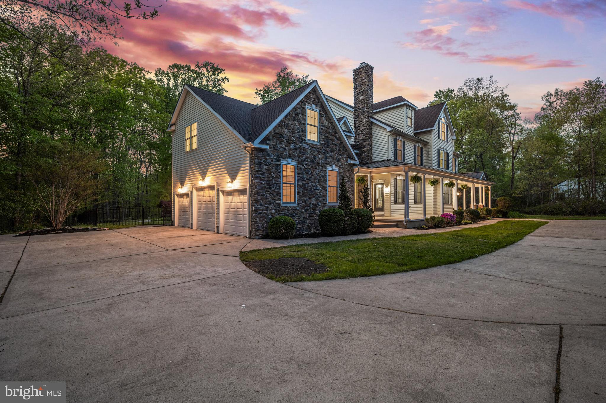 52 Waterview Dr