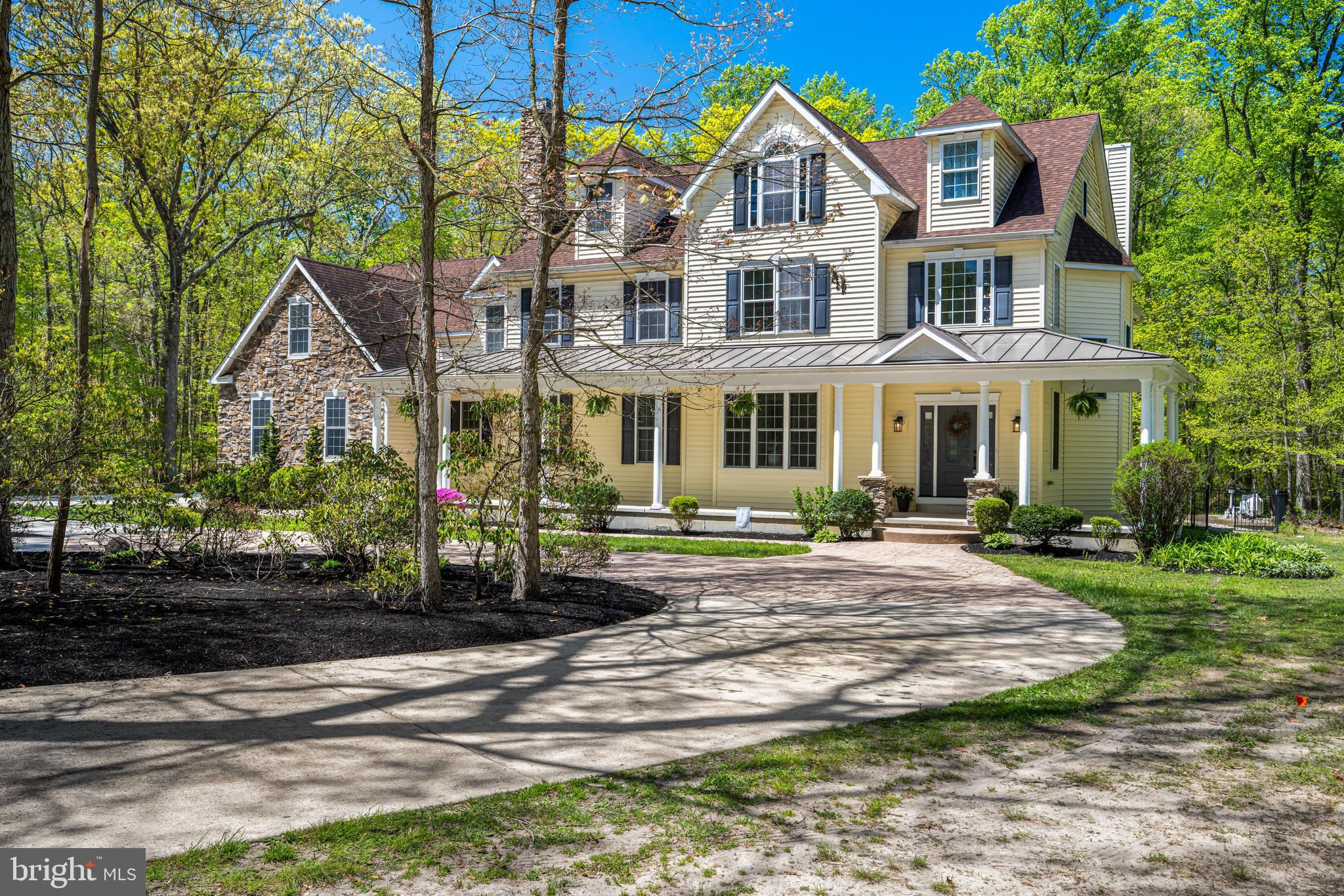 52 Waterview Dr