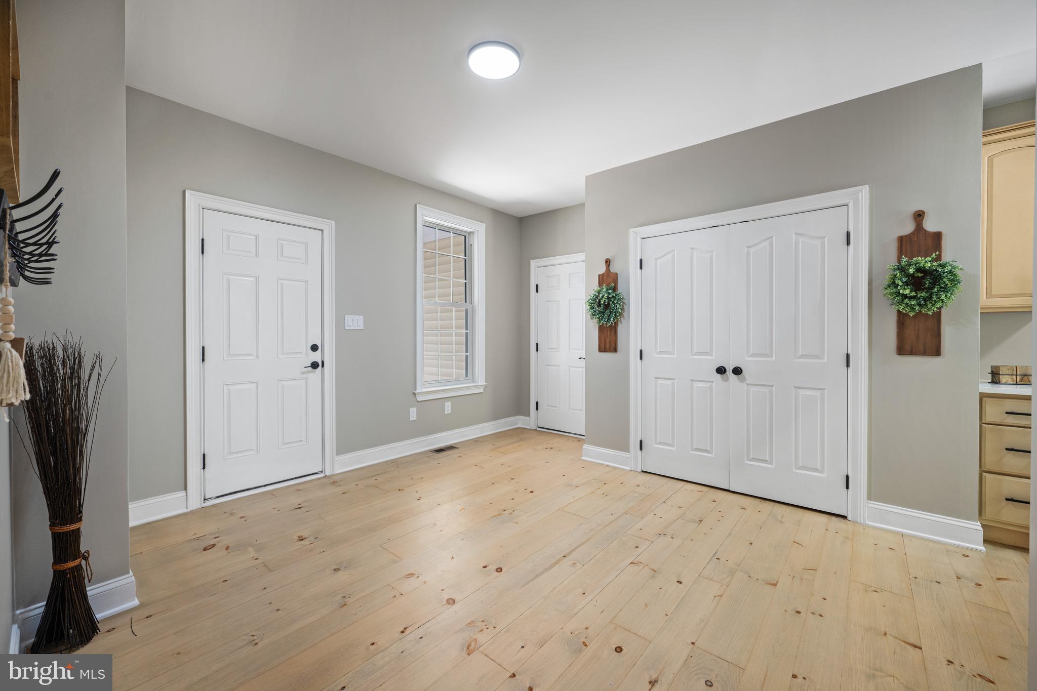 52 Waterview Dr