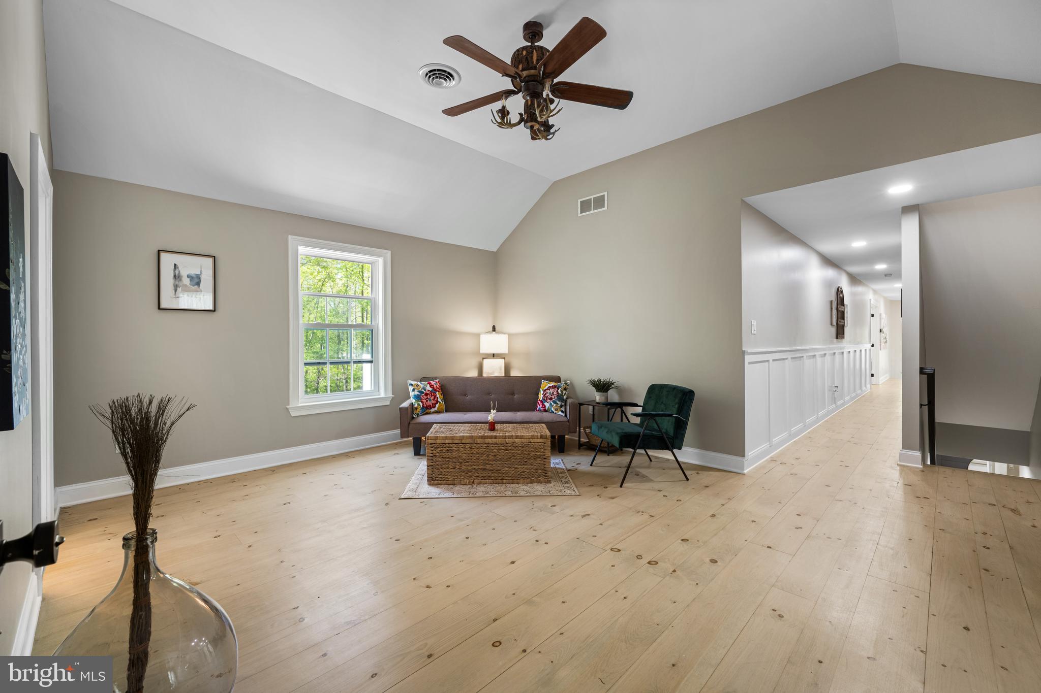 52 Waterview Dr