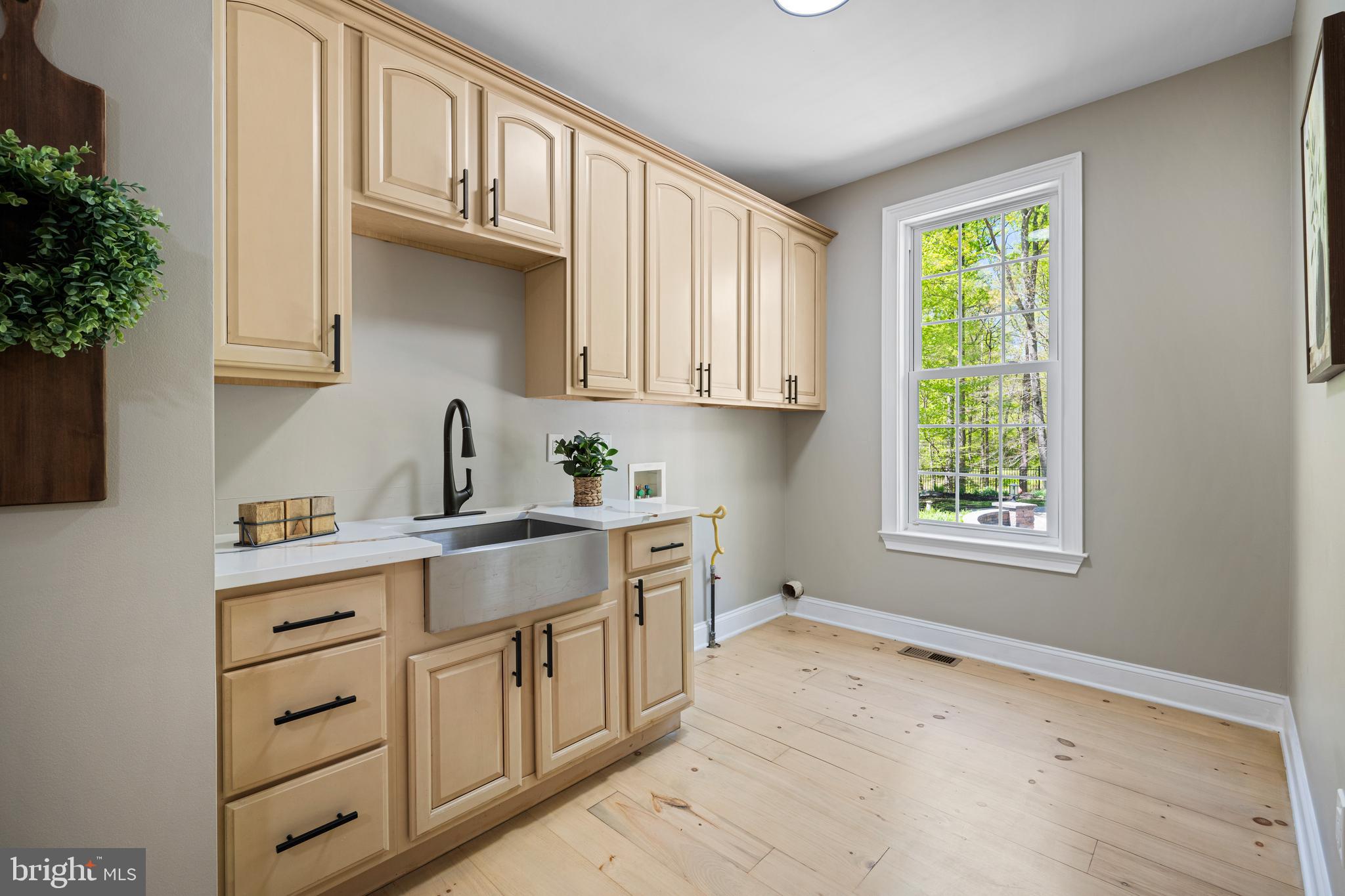 52 Waterview Dr