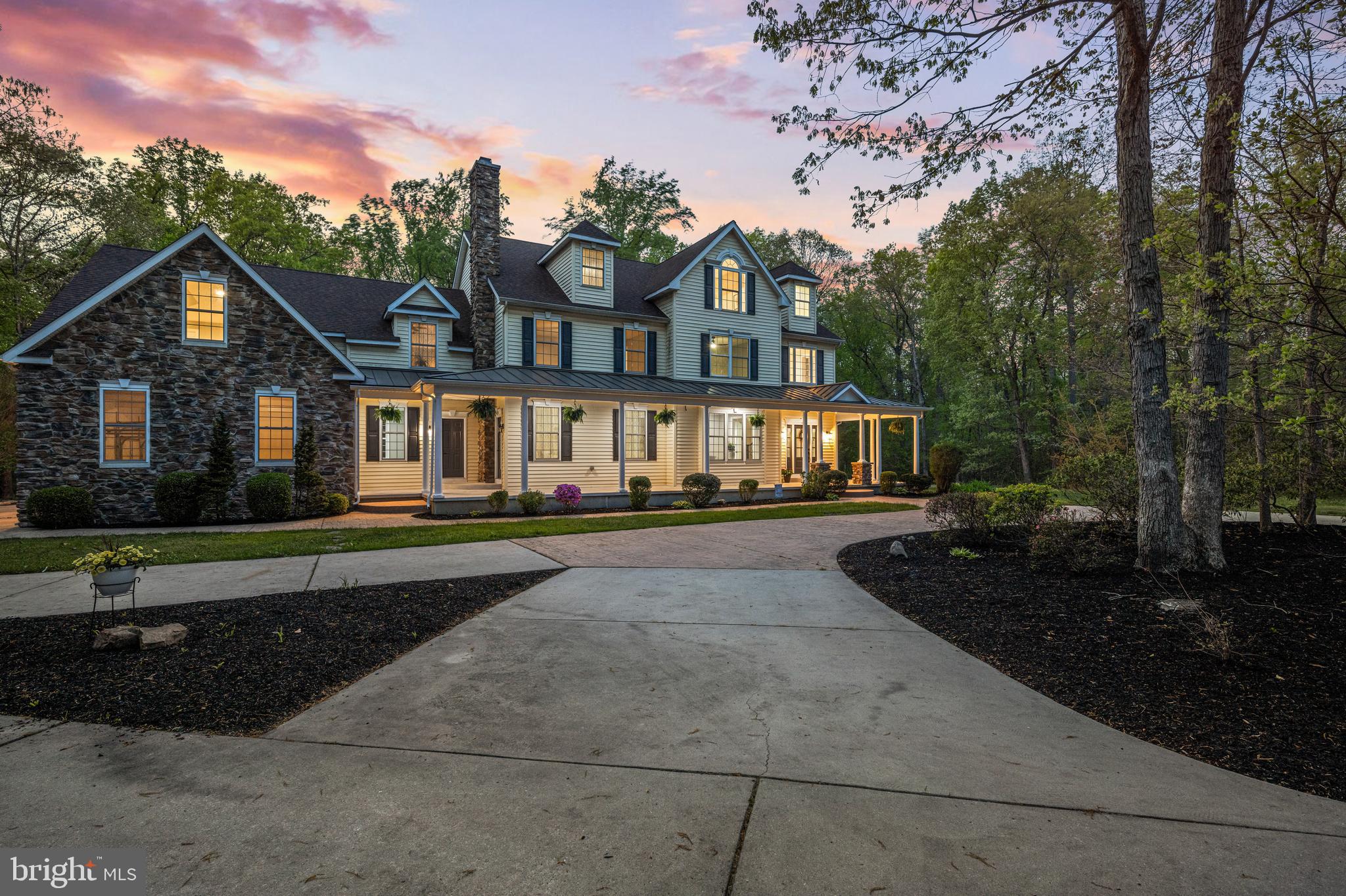 52 Waterview Dr